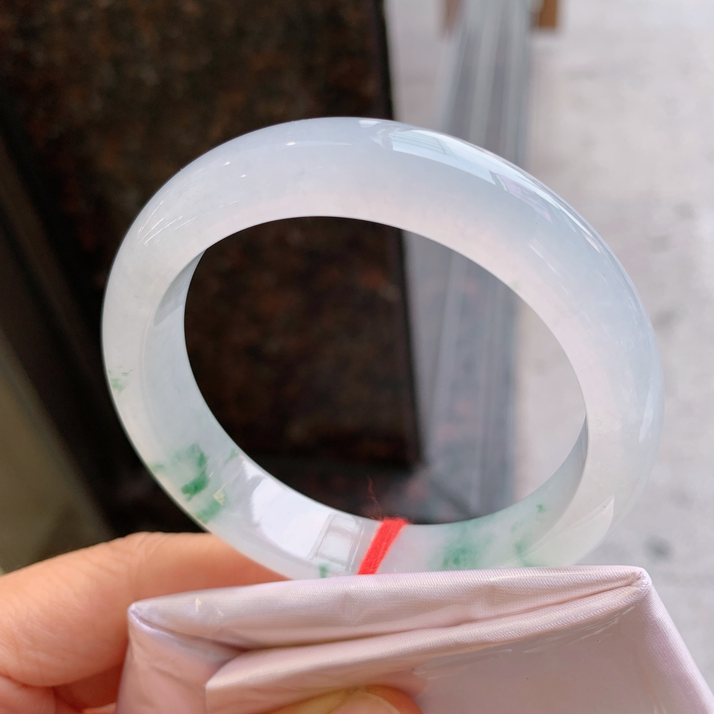 正圈冰种飘花，无裂，尺寸：56.2/12.5/8.5，清爽