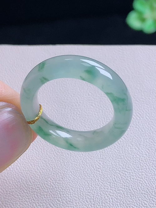 指环，无裂，尺寸17.2/5.8/3.5，编号20fg  25