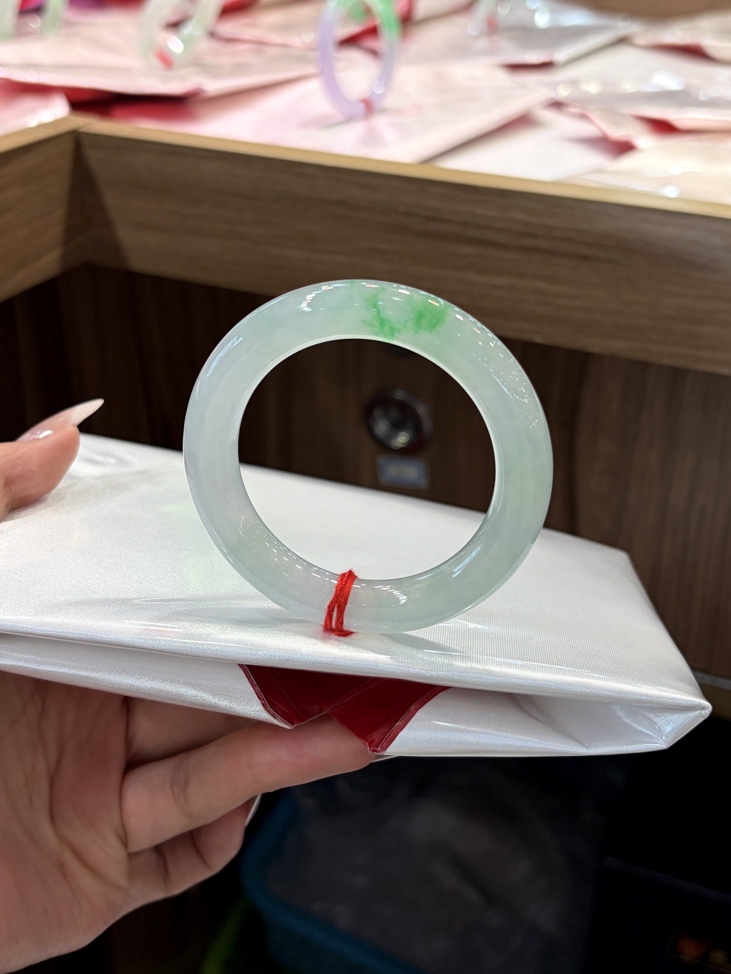 小圈口冰种白底青飘绿圆条成品，HYC-211，51.5-10.2-10.7