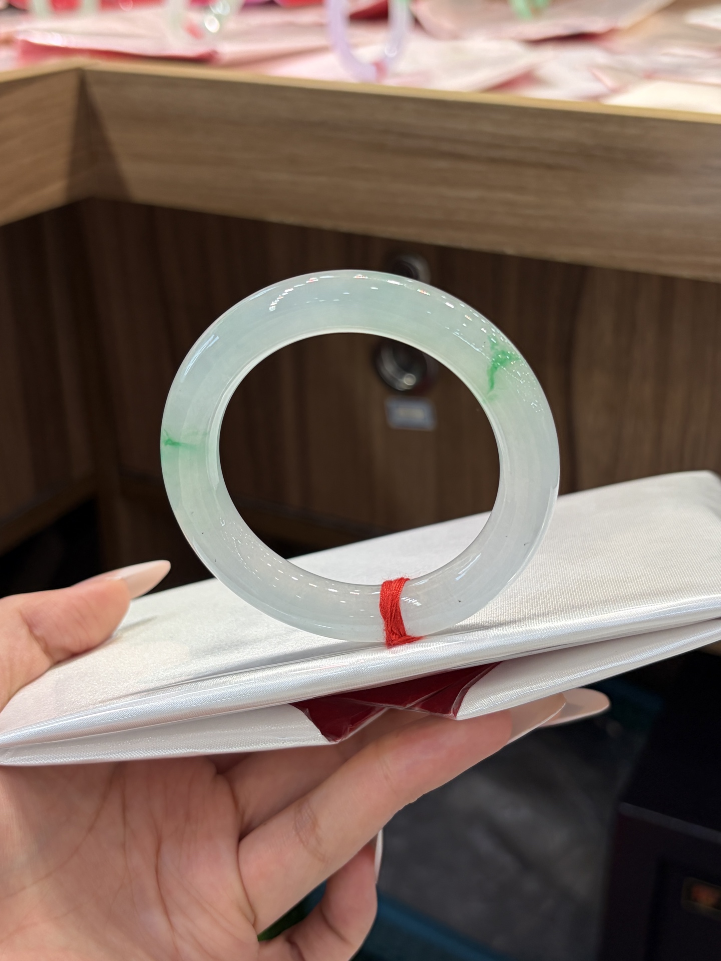 小圈口冰种白底青圆条成品，HYC-210，⭕️53-11.2-10.7