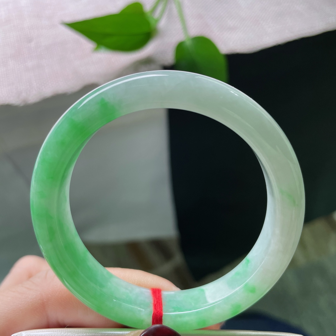 51.4/11.3/7.9，飘绿正圈，水润，腕间苔痕绿，静听时光滴答。无裂，ss51277a