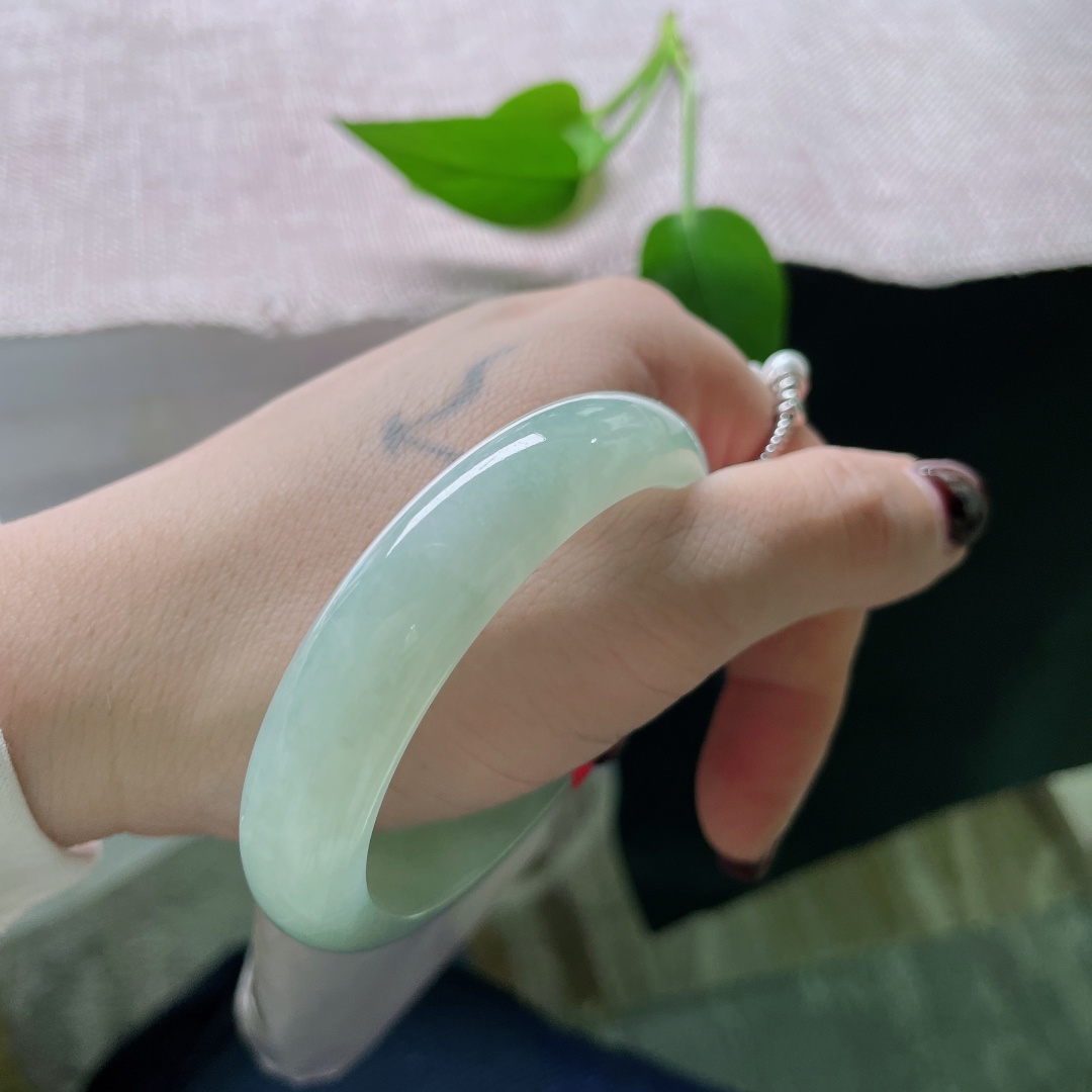 54.3（49）12.3/7，冰晴底贵妃，水光潋滟晴方好，种老，冰清玉洁，一点皮纹不显，ss51491a