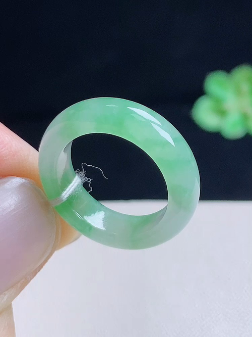 指环，无裂，尺寸14.8/5.0/2.8，编号20ut  25