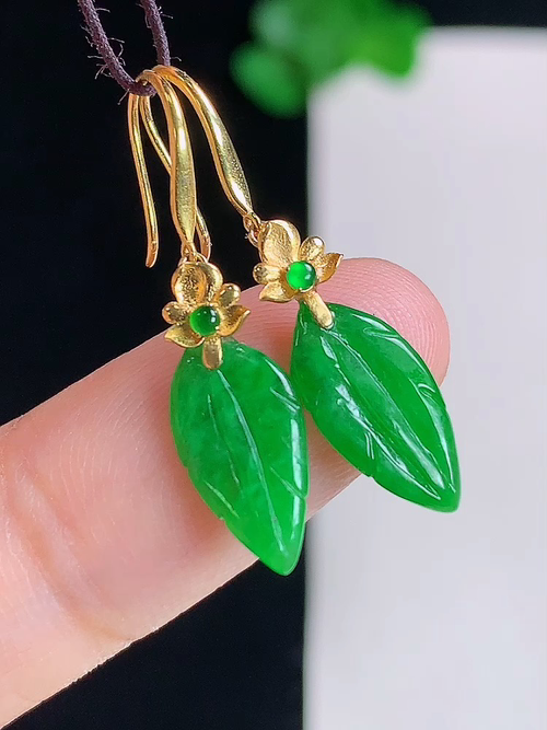 18k金镶飘绿耳坠，无裂，尺寸12/6.2/1.5，№:y2578  23E