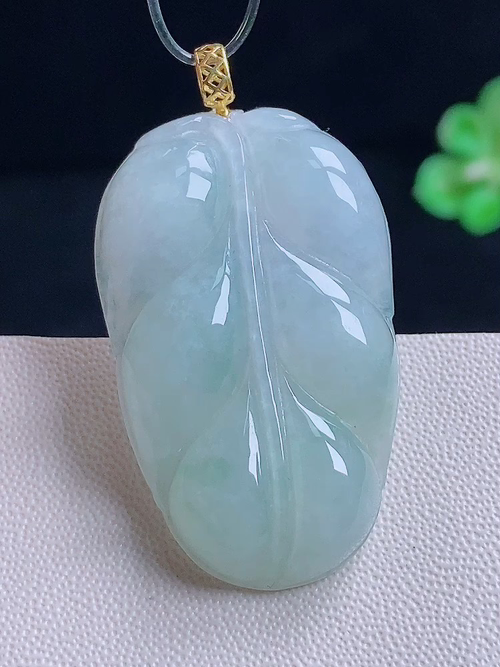 18k树叶，无裂，尺寸40.5/21.8/5.5，编号hc  25