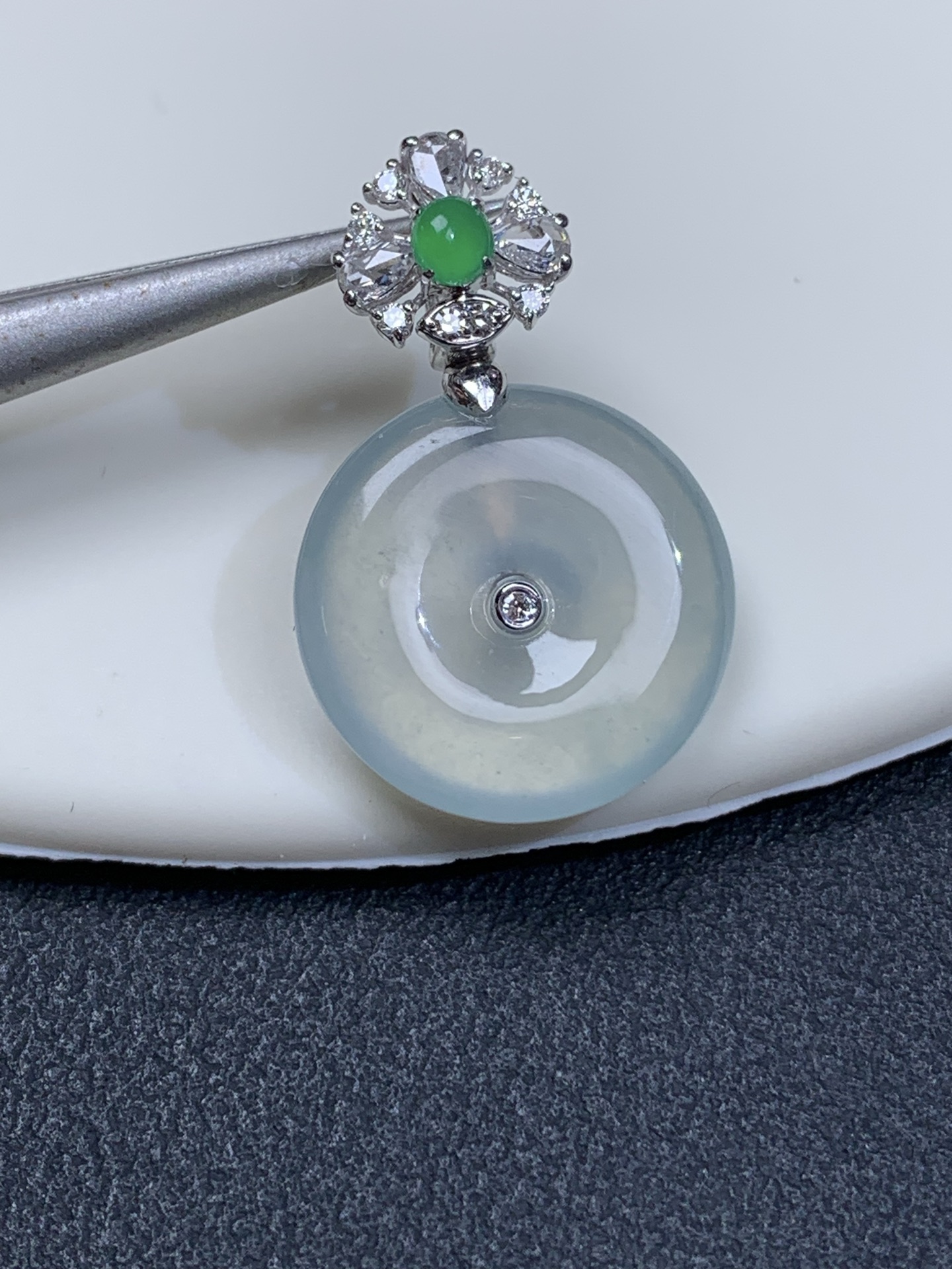 18k金镶嵌冰种玻璃起光平安扣吊坠22.4/14.2/3.3