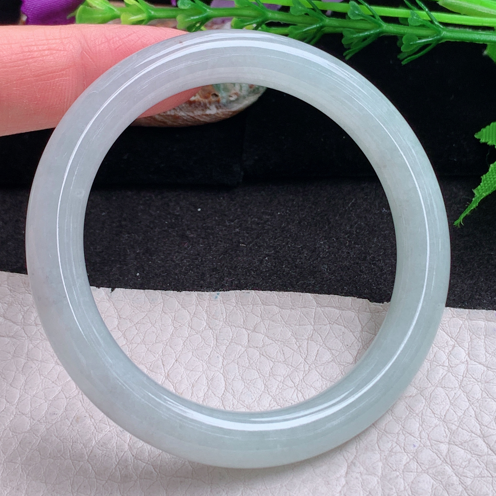 n小圈口54*8.8*8.5美人镯 缅甸翡翠a货手镯浅绿秀气圆条叮当镯