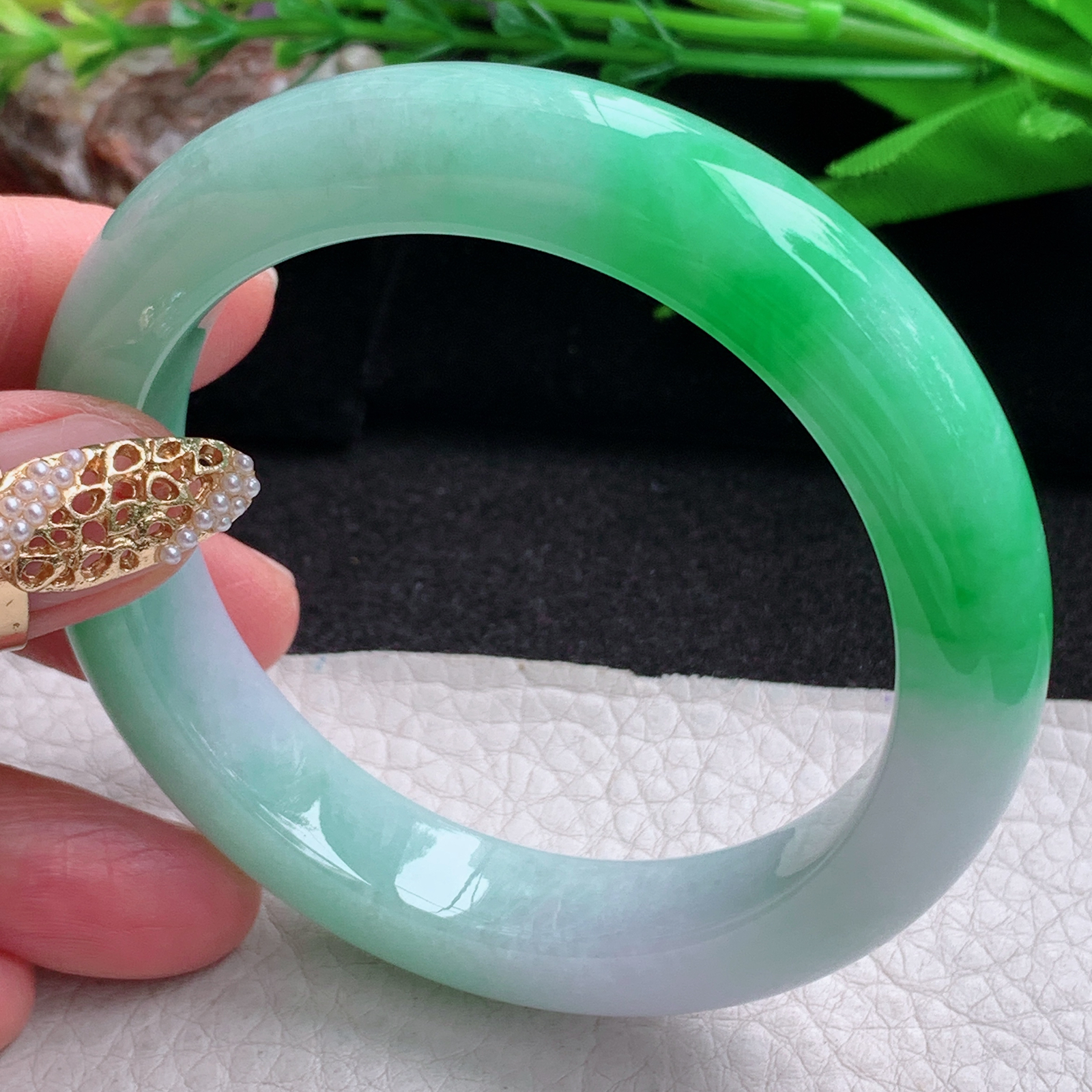 yh白底青57*12.2*9.2平安镯 缅甸翡翠a货手镯飘阳绿正圈玉镯子