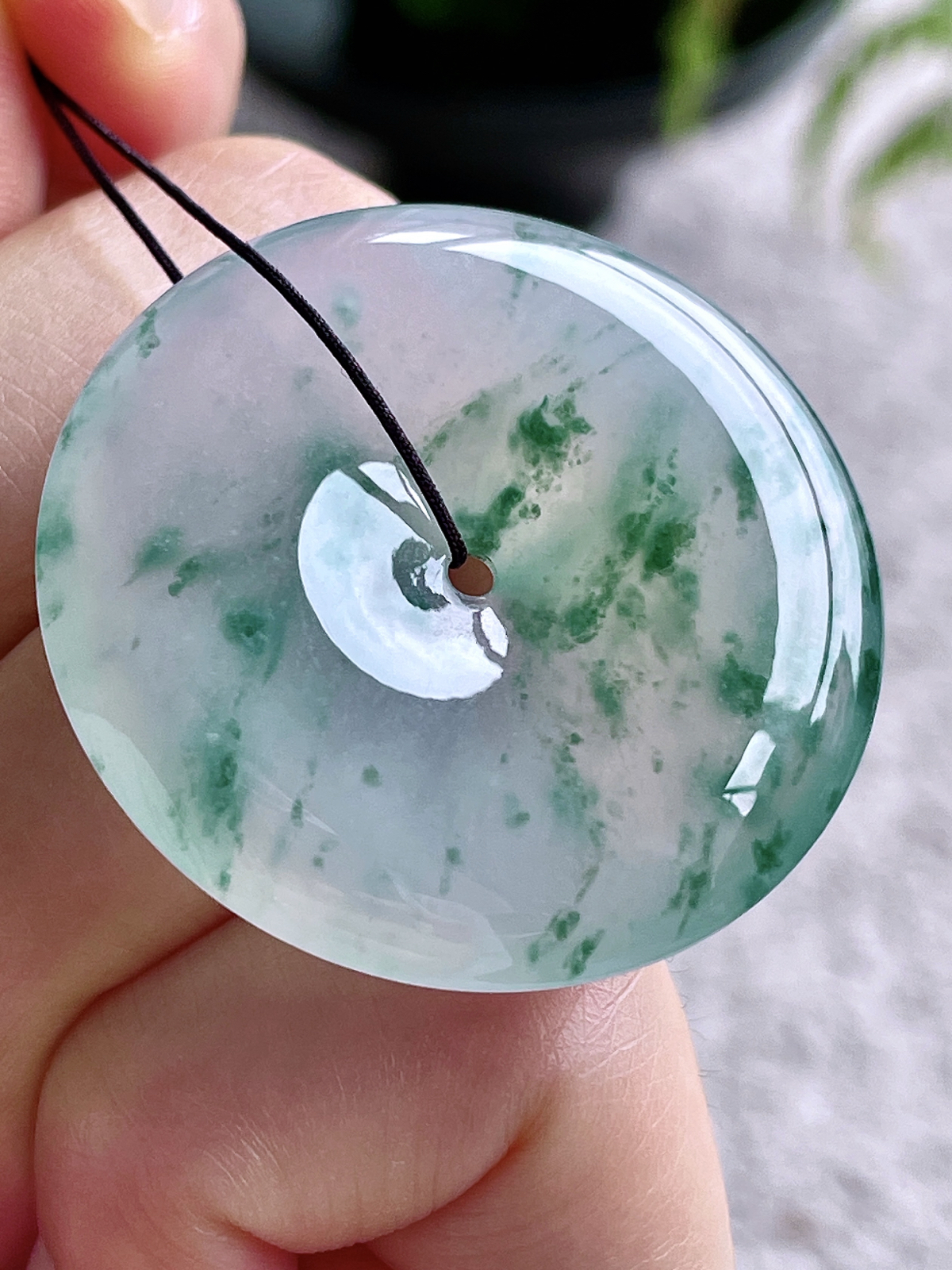 【裸石】高冰飘花平安扣大平安扣吊坠
【说明】缅料 性价比高  
【尺寸】37.8-6.6..