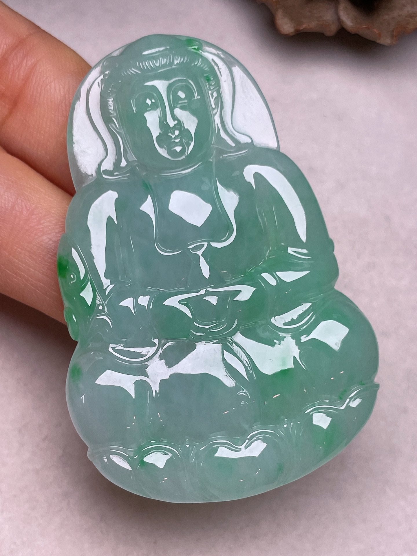 ️  观音，冰糯种满色，无裂，尺寸57.8/38.8/5.5