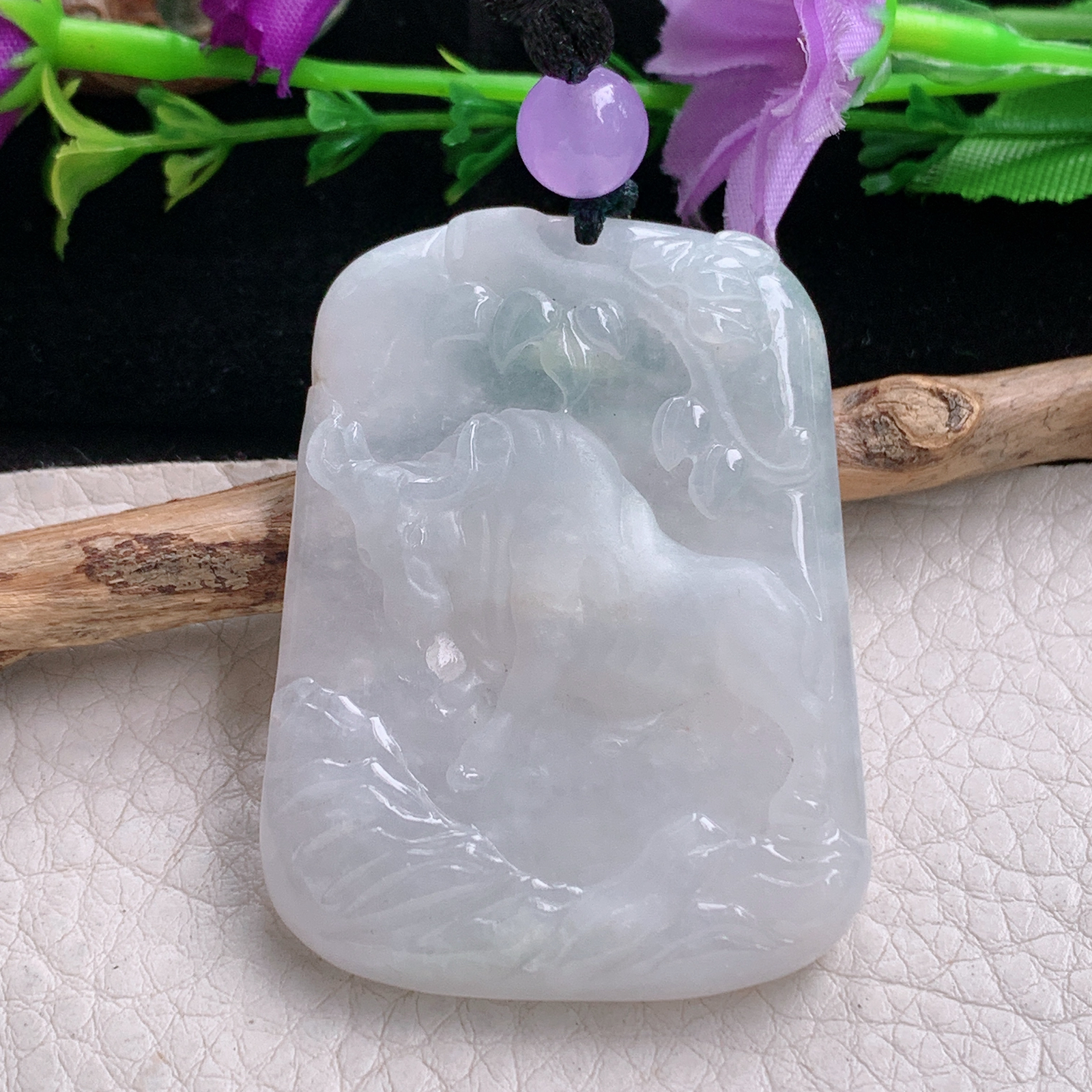 t实拍48.8*36.7*6.8缅甸翡翠A货精雕冰纯立体牛 扭转乾坤玉吊坠 玉挂件