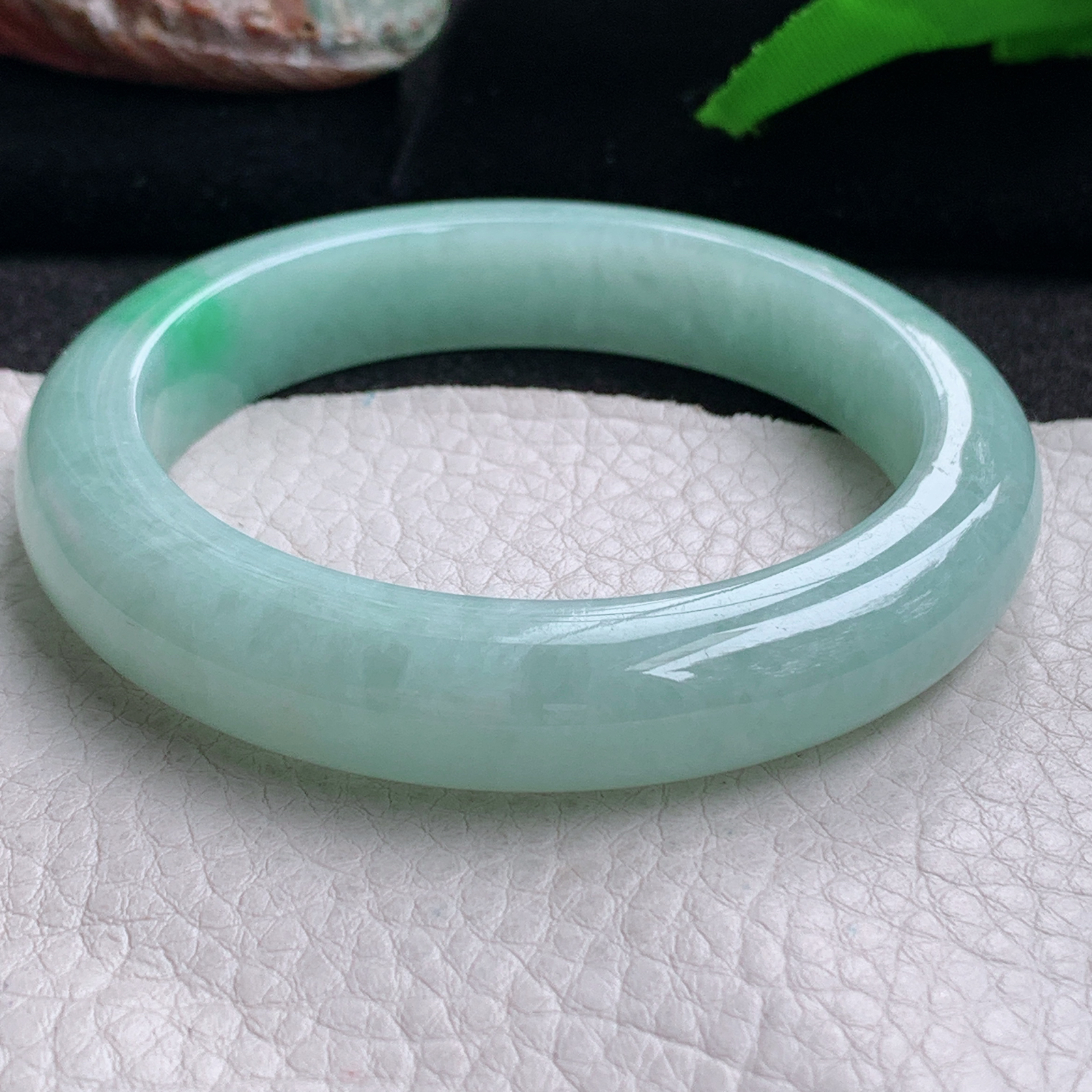 yh白底青58*13.3*7.3平安镯 缅甸翡翠a货手镯飘绿正圈玉镯子