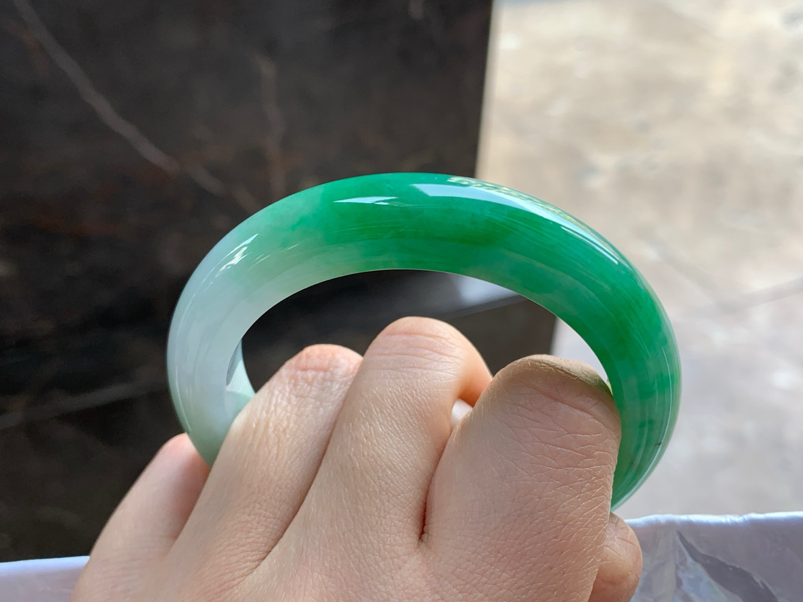 53.5-12.2-9.1

阳绿色手镯^_^颜色鲜艳