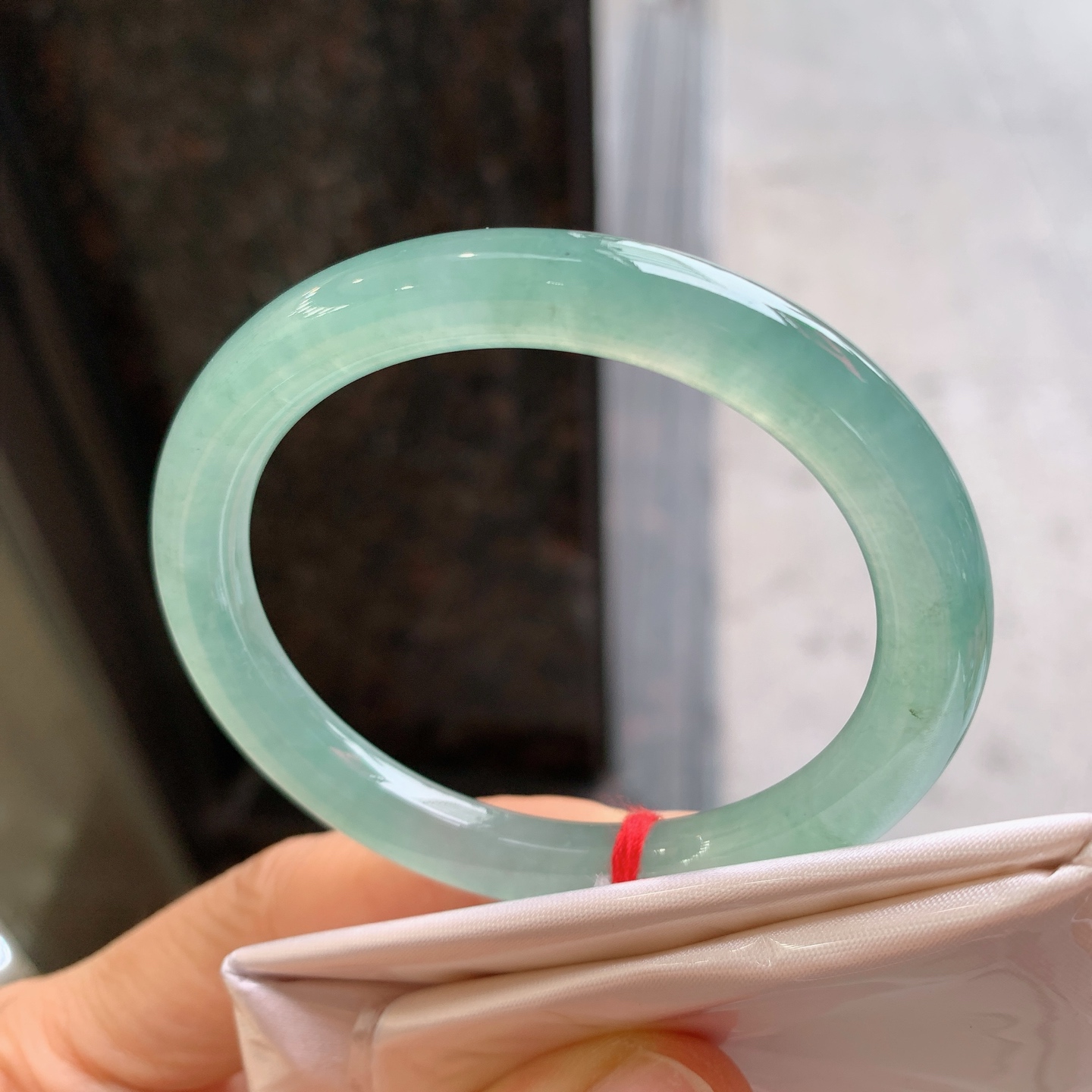 贵妃圆条冰晴，无裂，尺寸：52/46/7.8/7.6，冰润