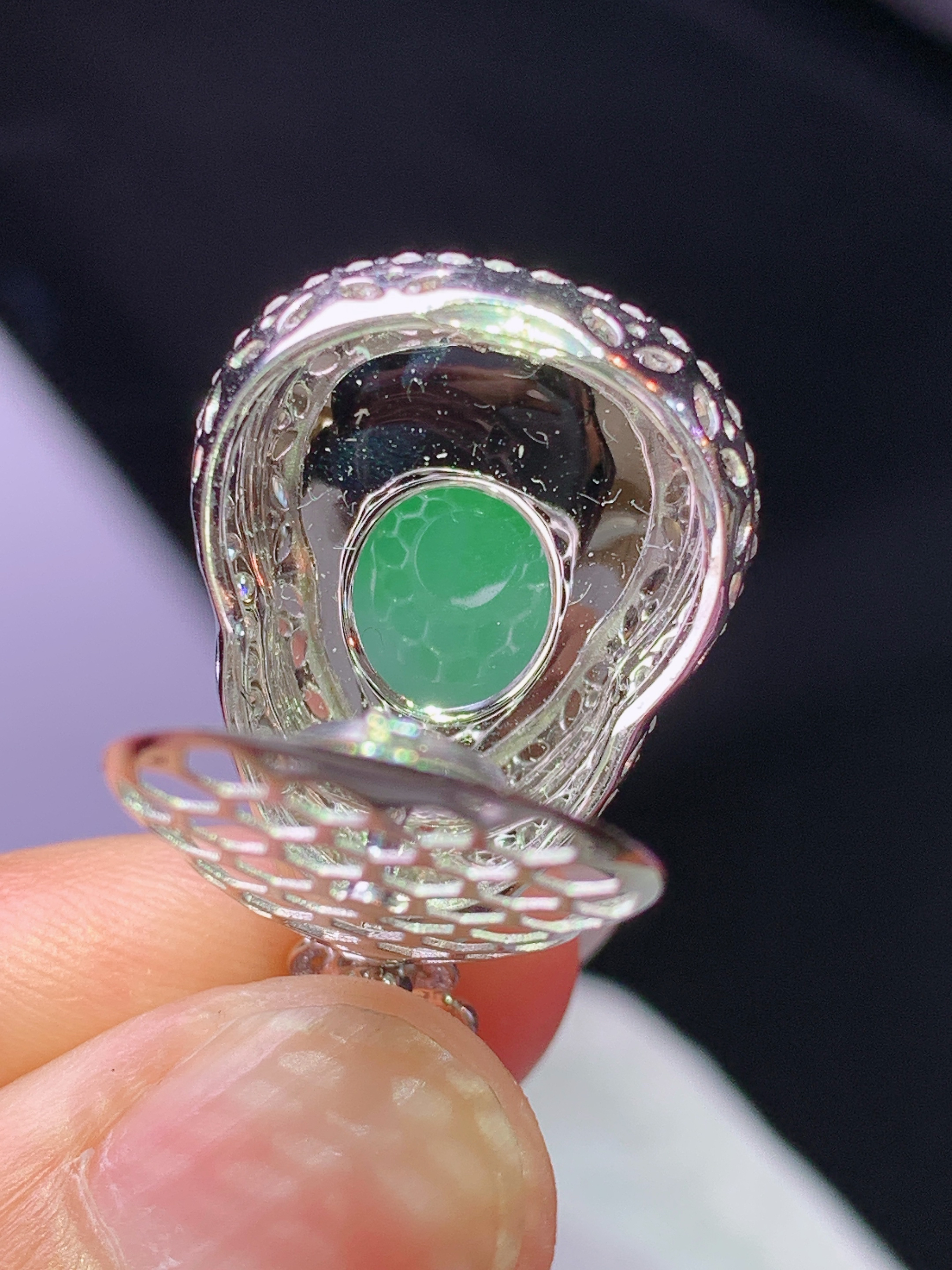 8k金钻镶嵌冰飘阳绿葫芦吊坠 玉质细腻 色泽艳丽清新 水润亮眼 整体尺寸28.8*17*9.8j2