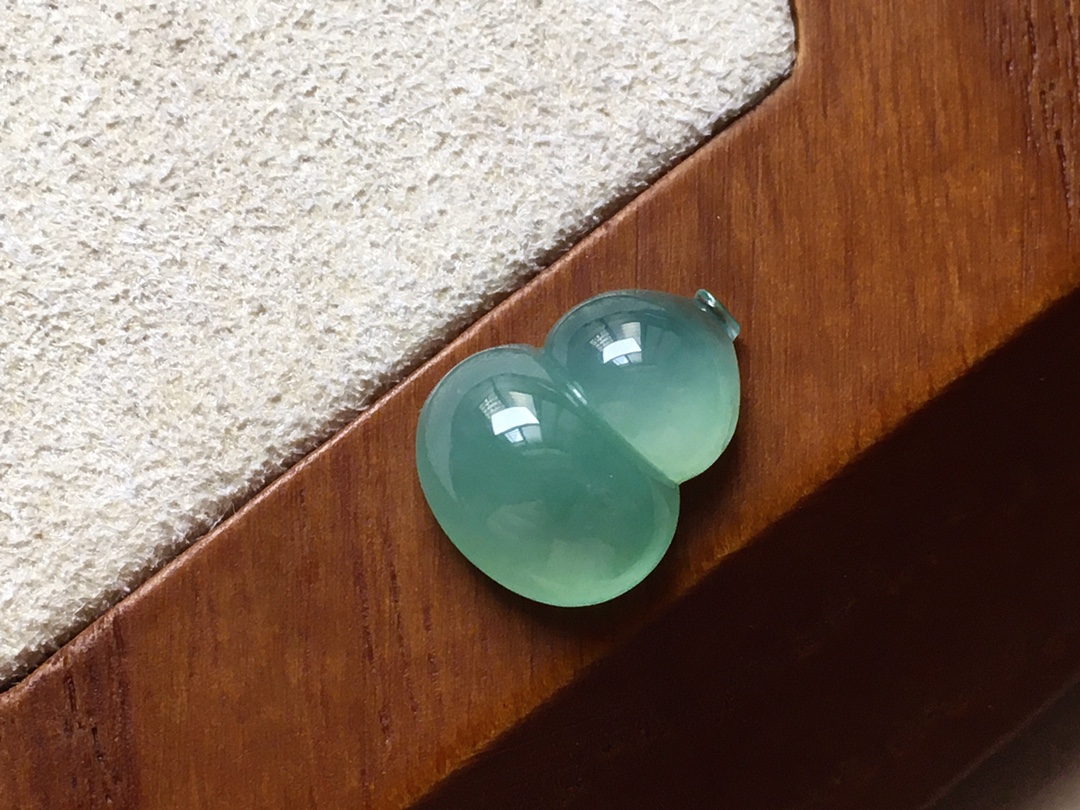 ️ 冰绿葫芦，底色清新翠绿，胶感十足，无裂，尺寸12.5/9.7/4.5