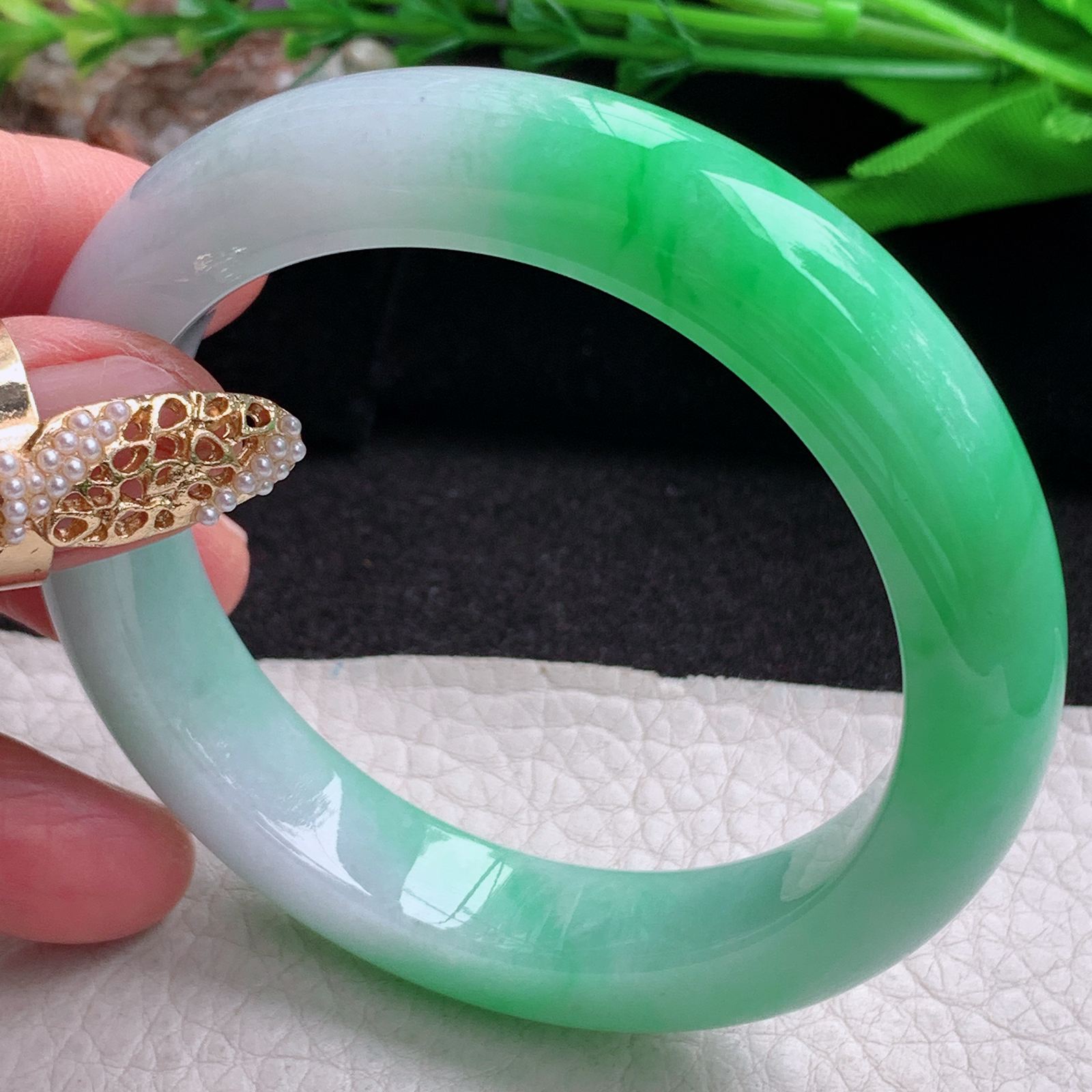 yh白底青57*12.2*9.2平安镯 缅甸翡翠a货手镯飘阳绿正圈玉镯子