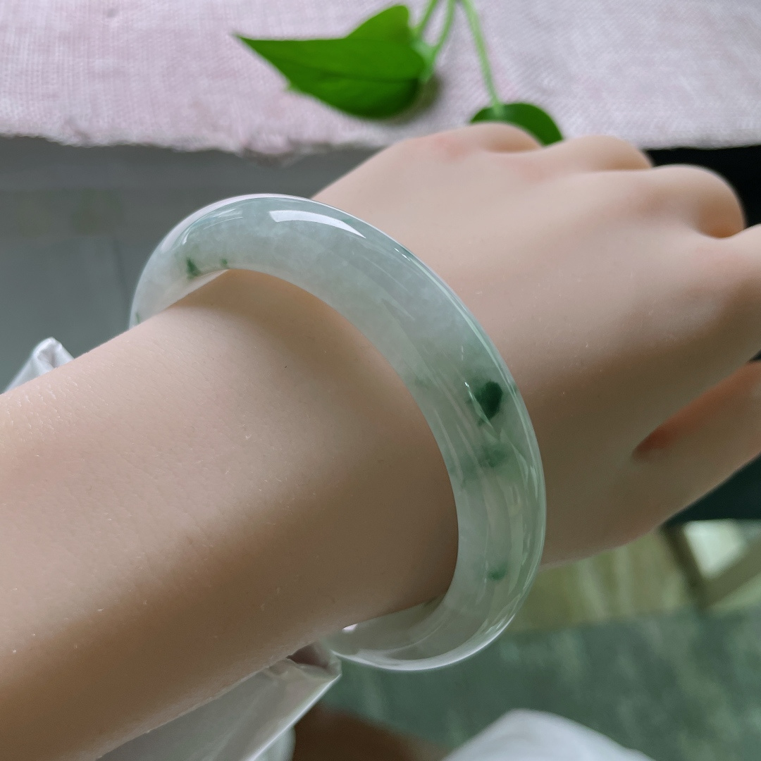 58.6/12.2/8，飘花正圈，花影摇曳，柔美动人，水润，灵动活泼，皮纹，ss52195a