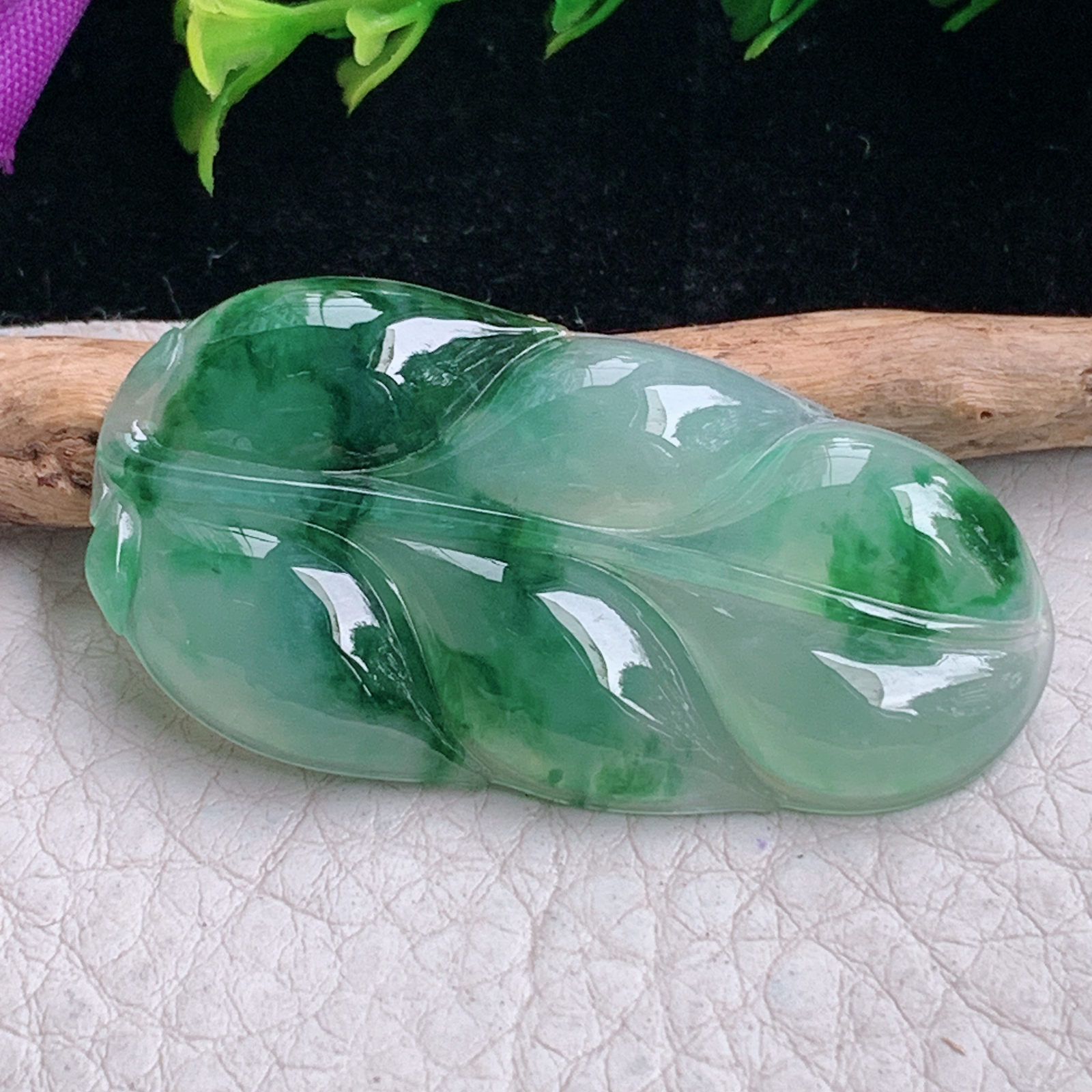 axm实拍44.8*23.5*4.5缅甸翡翠冰飘花饱满叶子玉吊坠