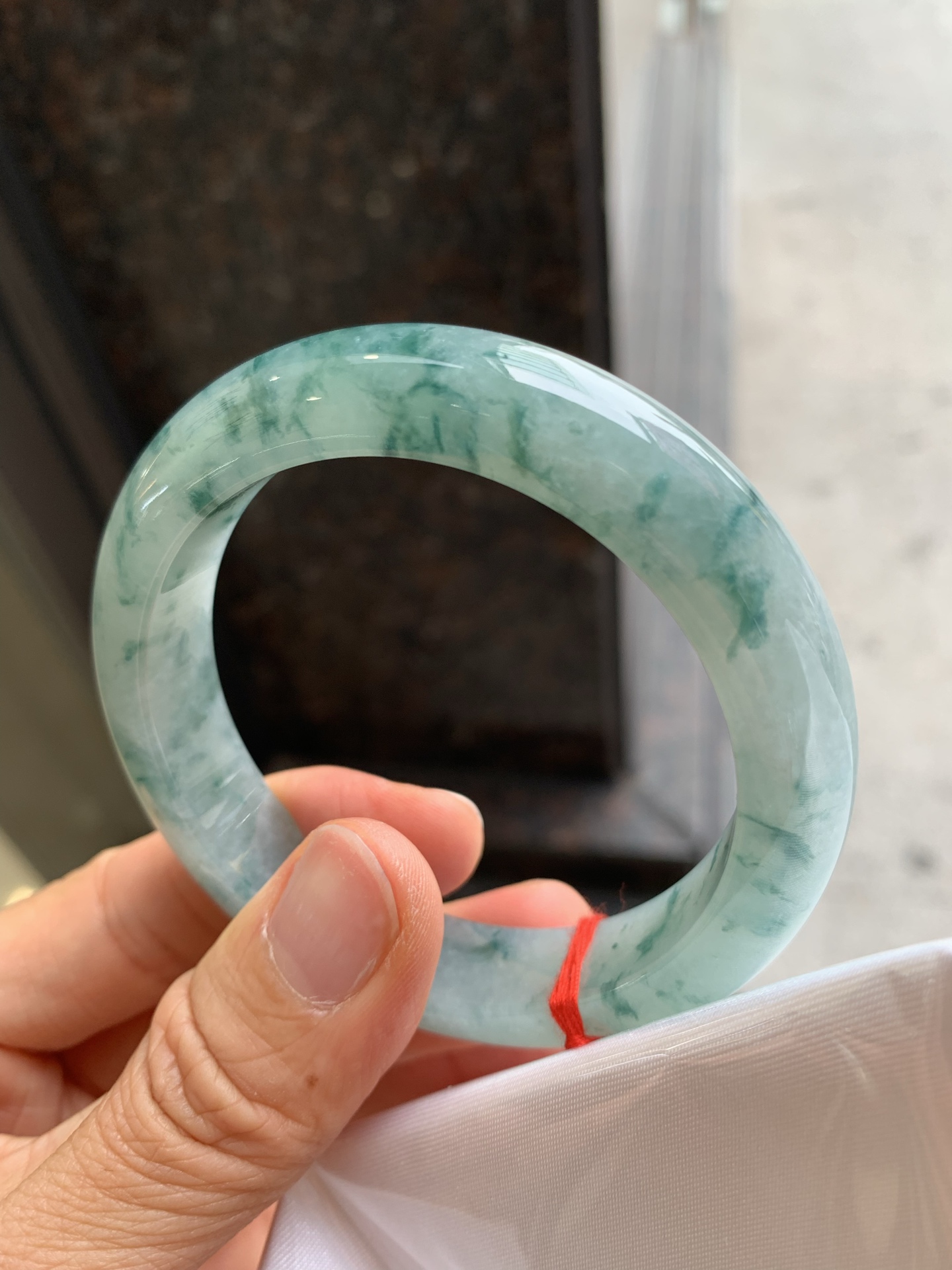 正圈飘花，无裂，尺寸：56/12.5/9.5，版型好