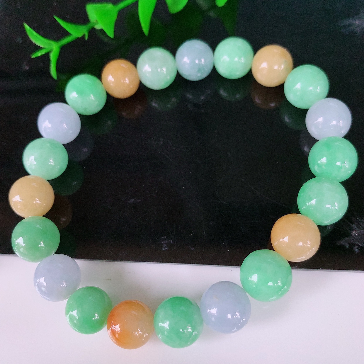 自然光实拍，特色冰润多宝翡翠手链，多彩翡翠手串，颜色丰富，料子细腻，高档大气，自戴送礼佳品！#003.1取一尺寸9.5mm