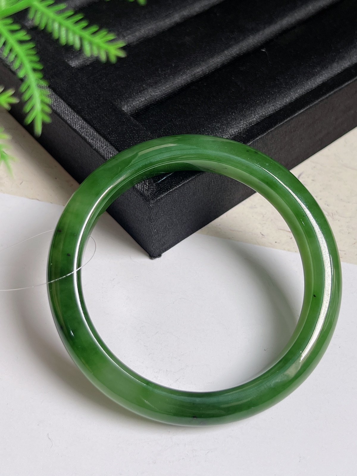 正圈57.8圈口，和田玉碧玉手镯