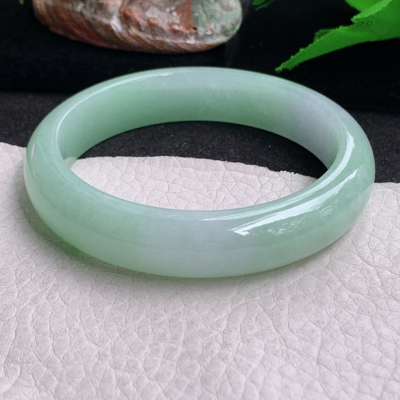 ee实拍57*13.5*8平安镯 缅甸翡翠a货手镯果绿女款正圈玉镯子