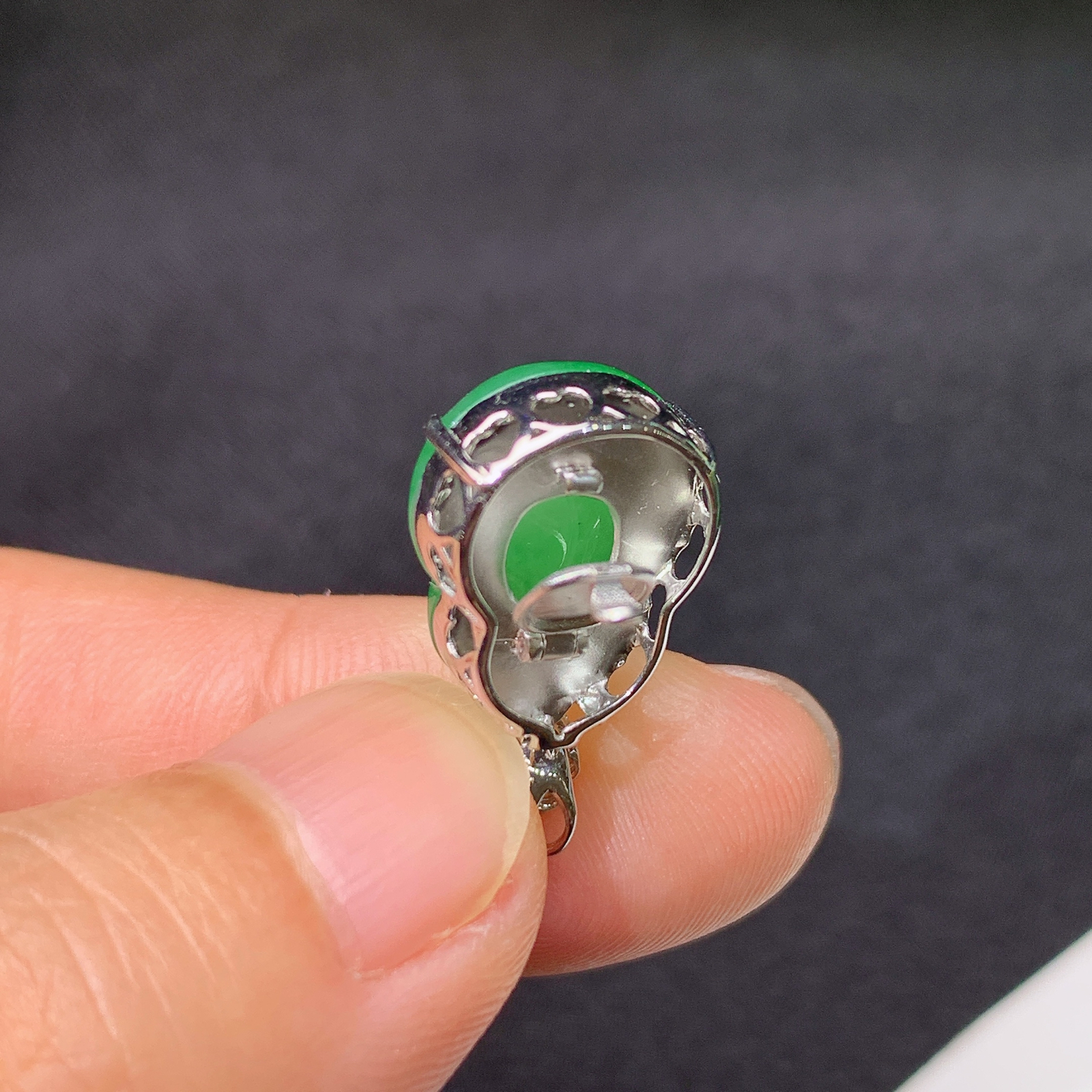 冰飘绿葫芦吊坠，18k金镶嵌，冰润细腻，色甜，种水足，Yt 尺寸19.6*10.7*7.2