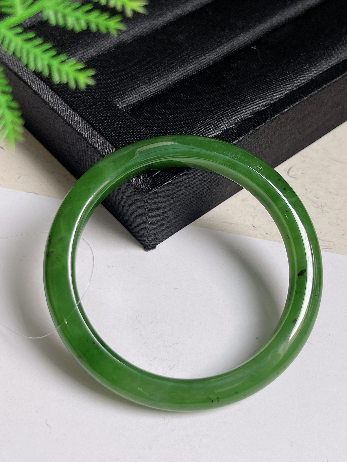 正圈56.8圈口，和田玉碧玉手镯