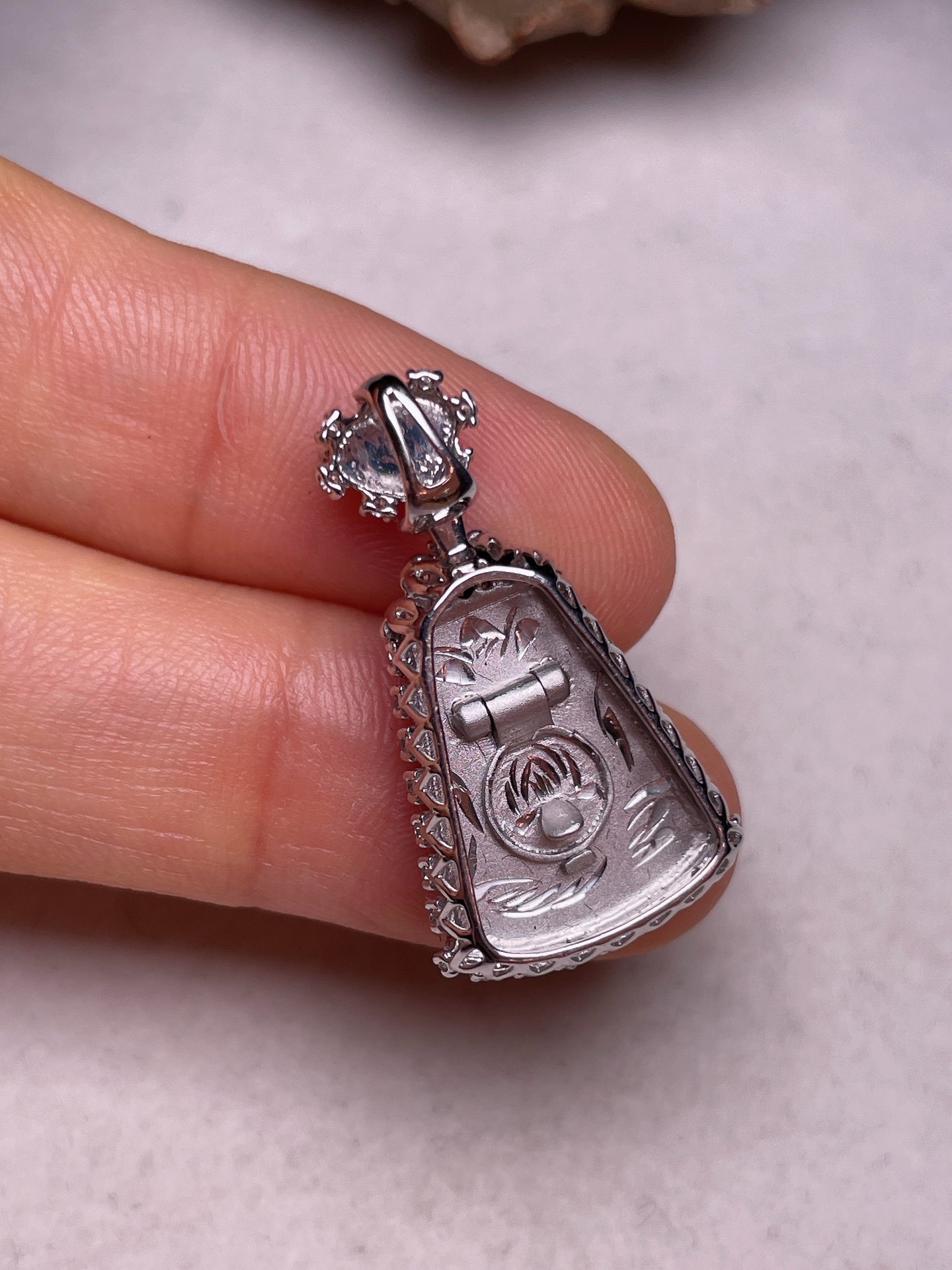 ️ 18k金镶无事牌，冰糯种满色，无裂，一手货源长27