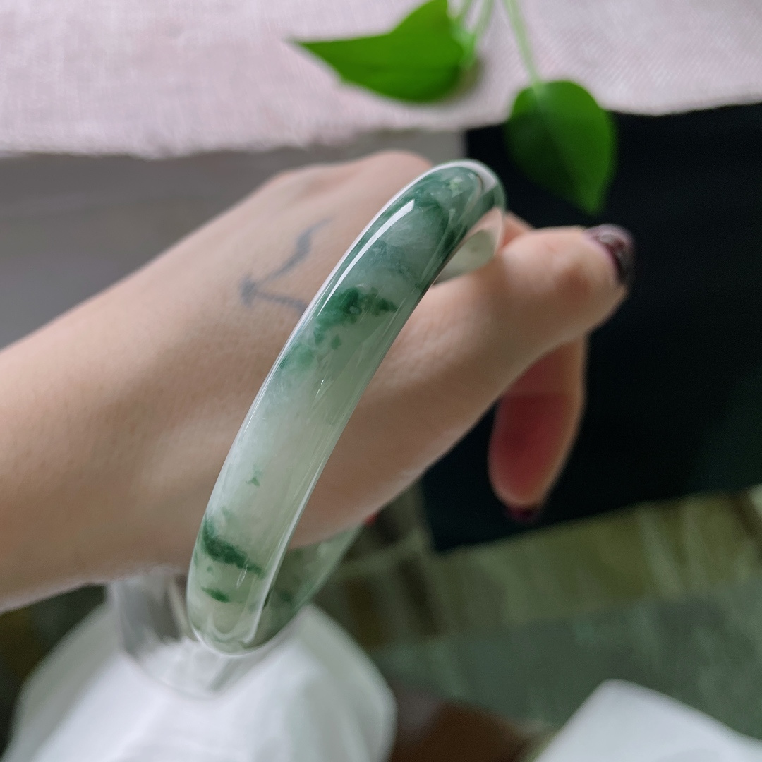 58.4/9.6，飘花圆条，繁花似锦觅安宁，水头好，经典大方，皮纹，ss52182a