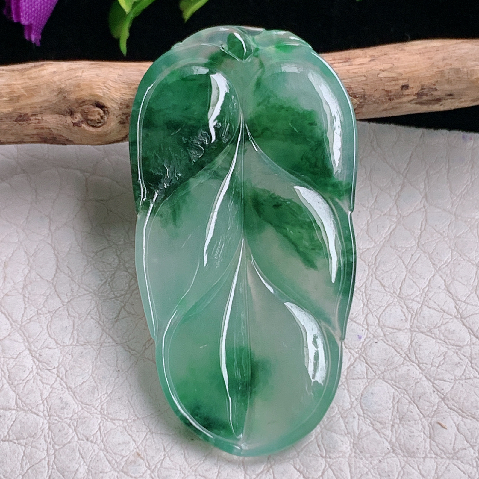 axm实拍44.8*23.5*4.5缅甸翡翠冰飘花饱满叶子玉吊坠