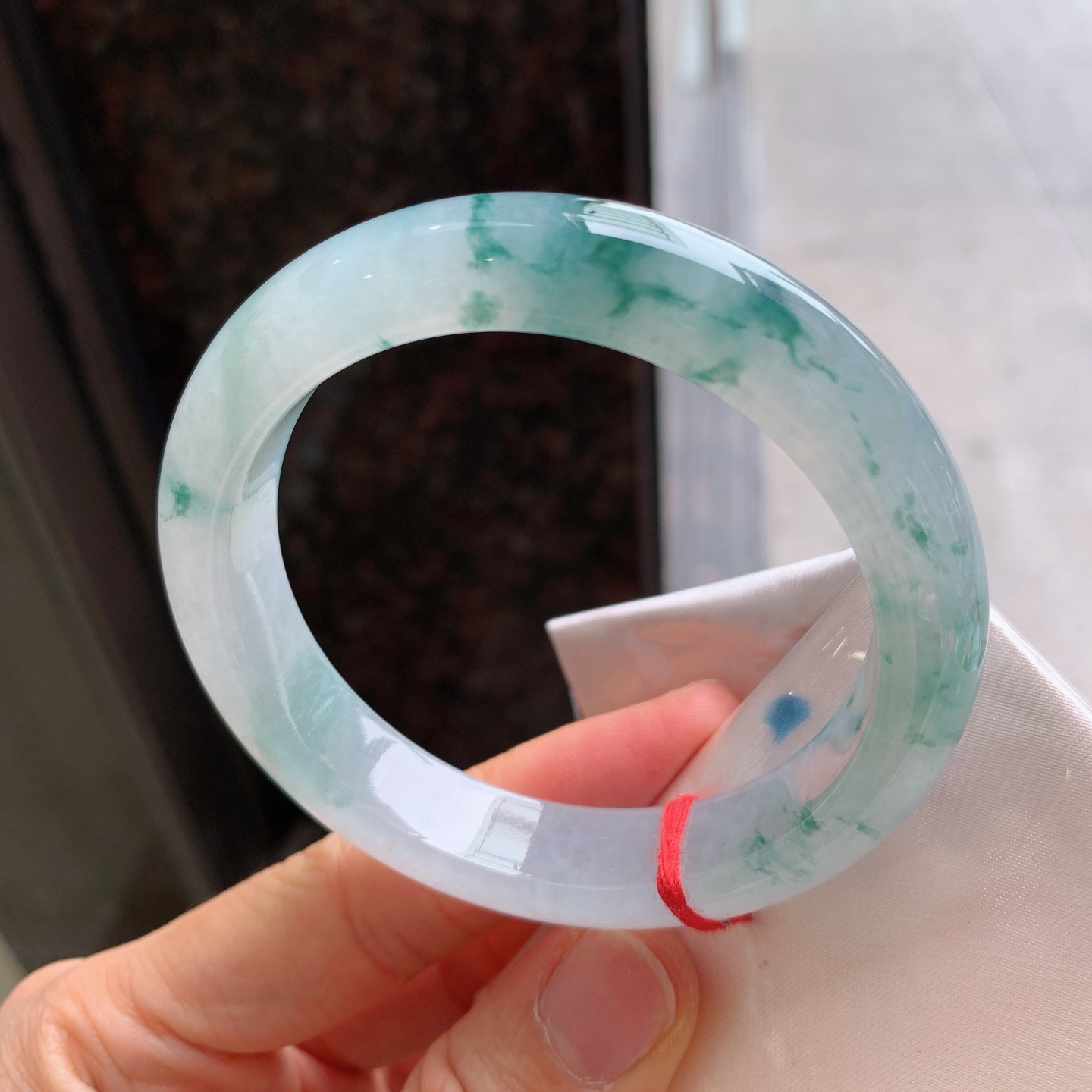 正圈冰种飘花，有纹，尺寸：58/12.6/8.9，冰润