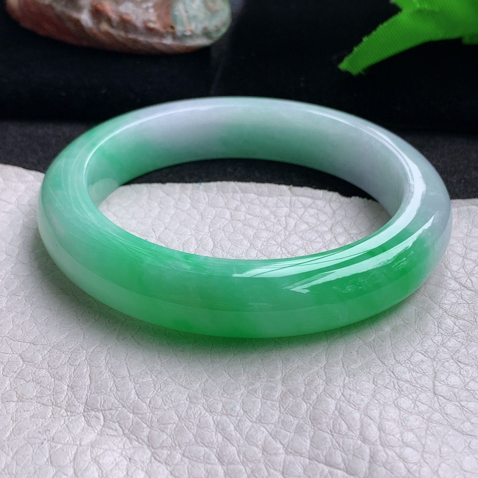 yh白底青57*12.2*9.2平安镯 缅甸翡翠a货手镯飘阳绿正圈玉镯子