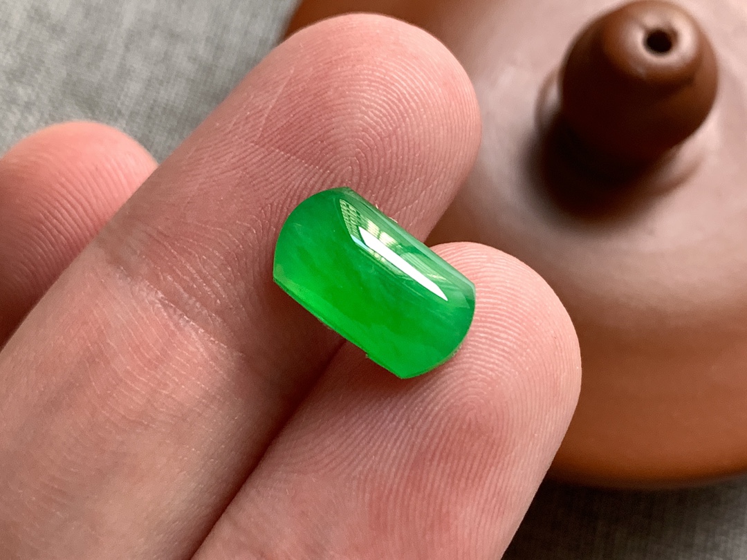 ️ 高冰辣阳绿马鞍 色泽艳丽漂亮，种色，无裂尺寸13.3/7.3/4，超值