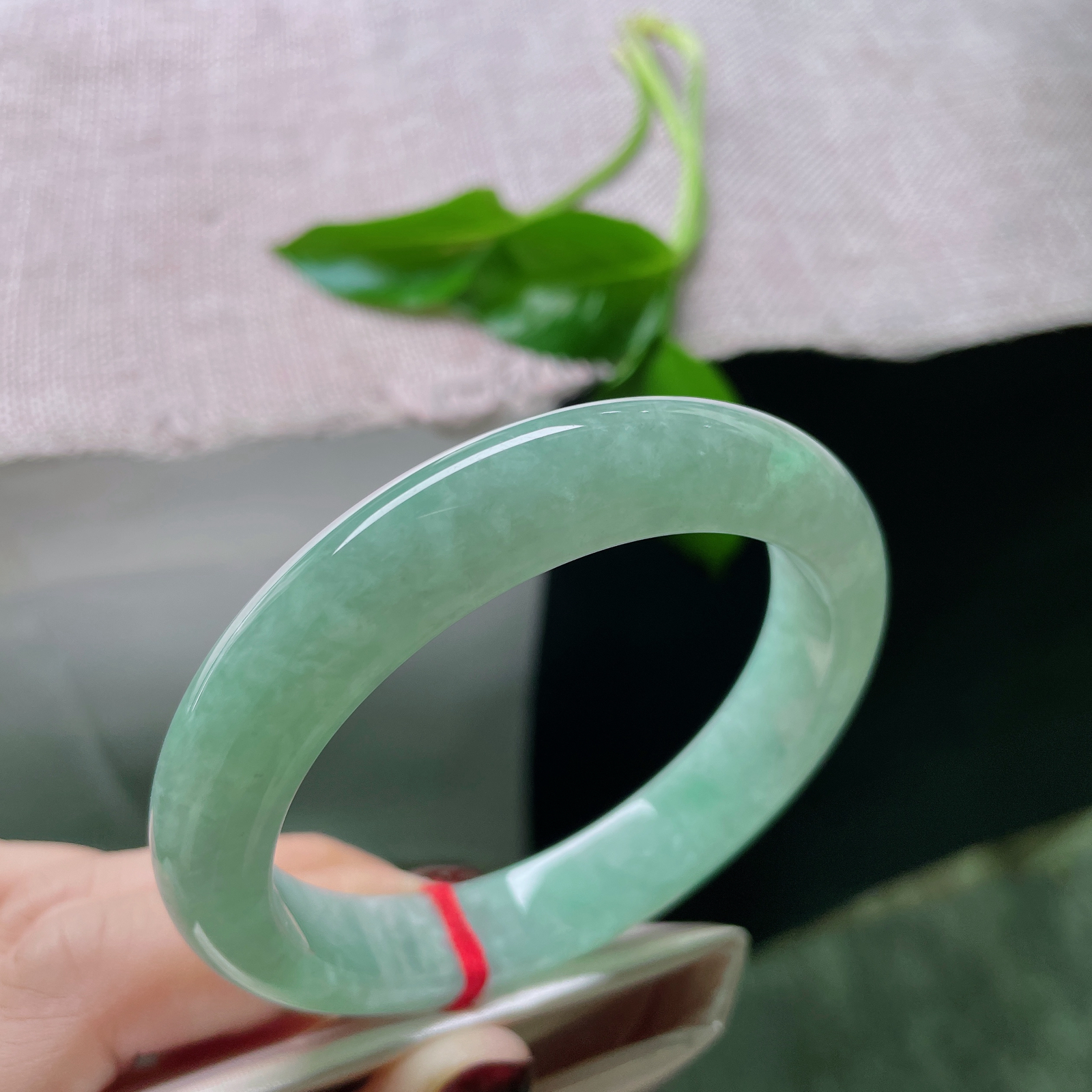 57.9/11.9/8.6，绿底正圈，水头好，种老，满色匀称，佩戴减龄，显气质，ss51179a..