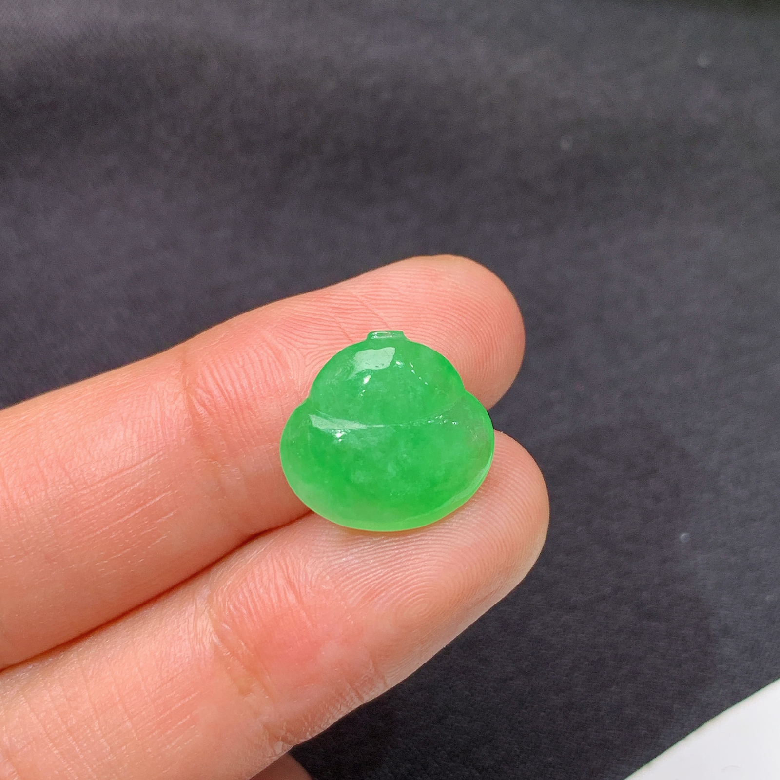 冰阳绿葫芦，镶嵌佳品，冰润色阳，种水足，Ht 尺寸12.8*13.8*4.3