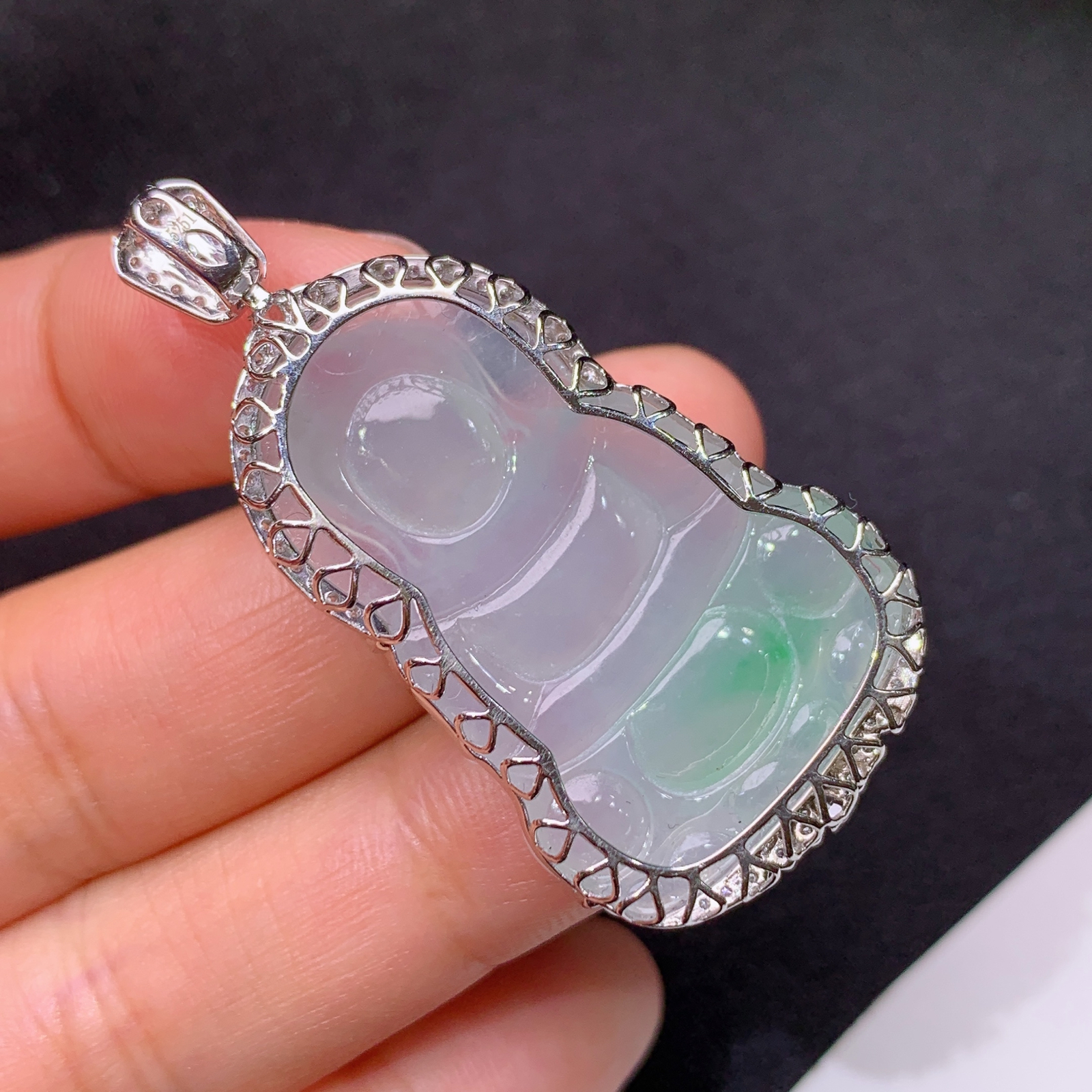 冰飘绿观音吊坠，18k金镶嵌，冰润细腻，品相好，种水足，Fj 尺寸46*23.6*8.6