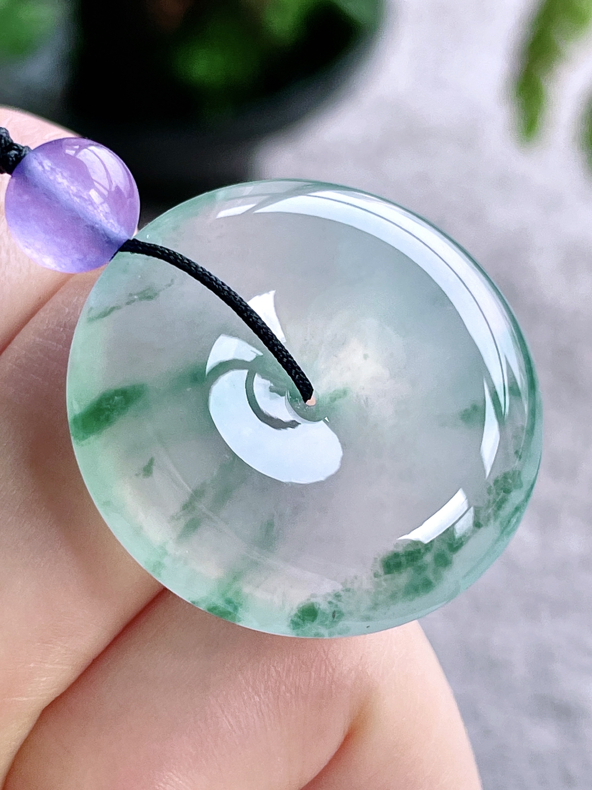 【裸石】高冰飘花平安扣吊坠
【说明】缅料 性价比高  
【尺寸】30-7.2..