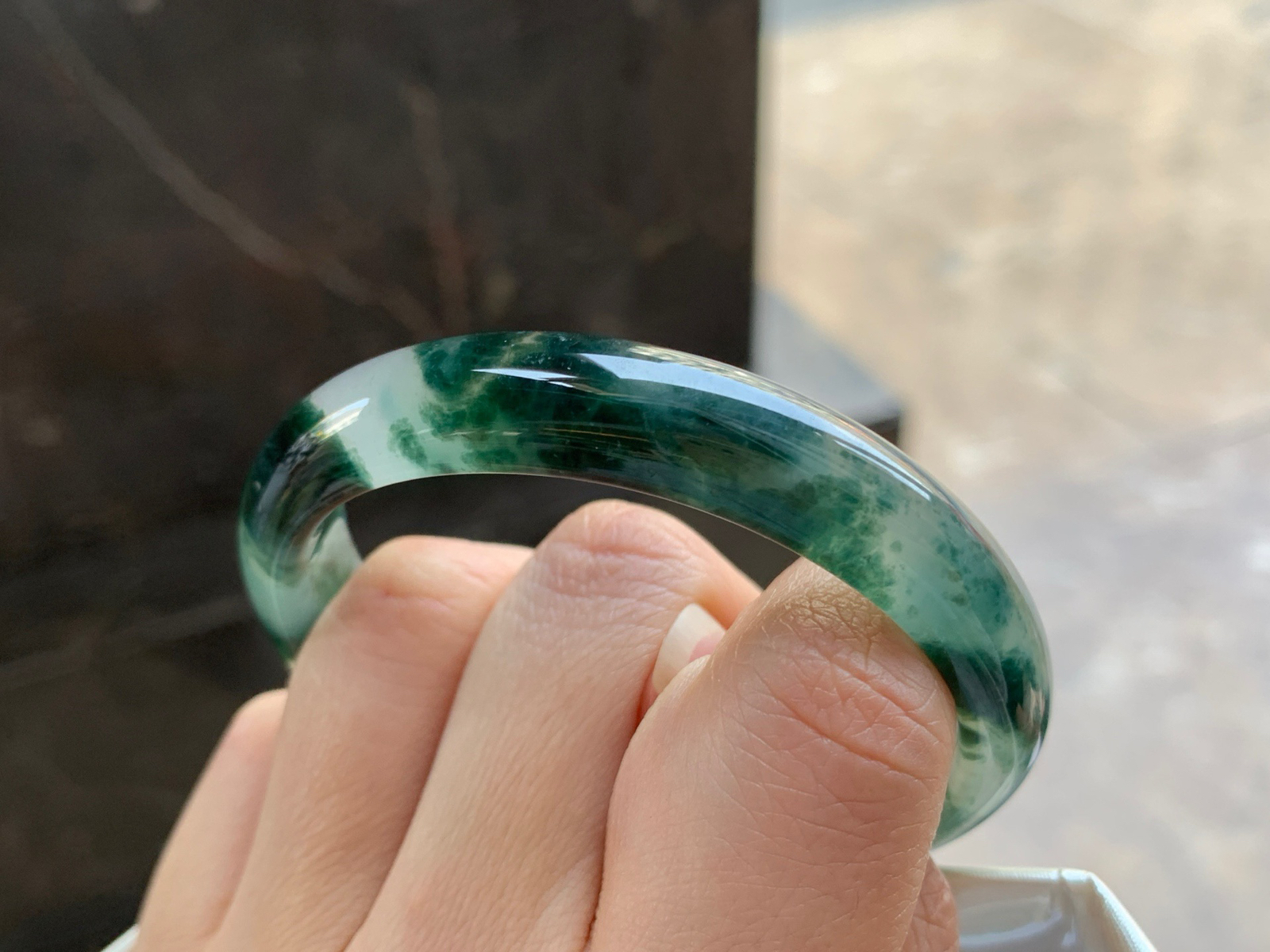 53.5-11.5-6.9

飘花贵妃手镯^_^飘花浓郁 正圈51可以带