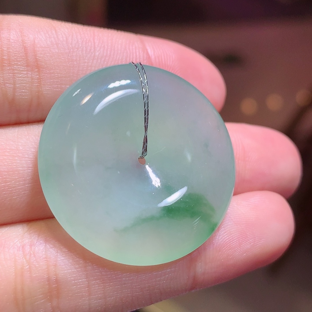 ️️冰飘花平安扣挂件。种老底子细腻，清透，佩戴优雅大气..