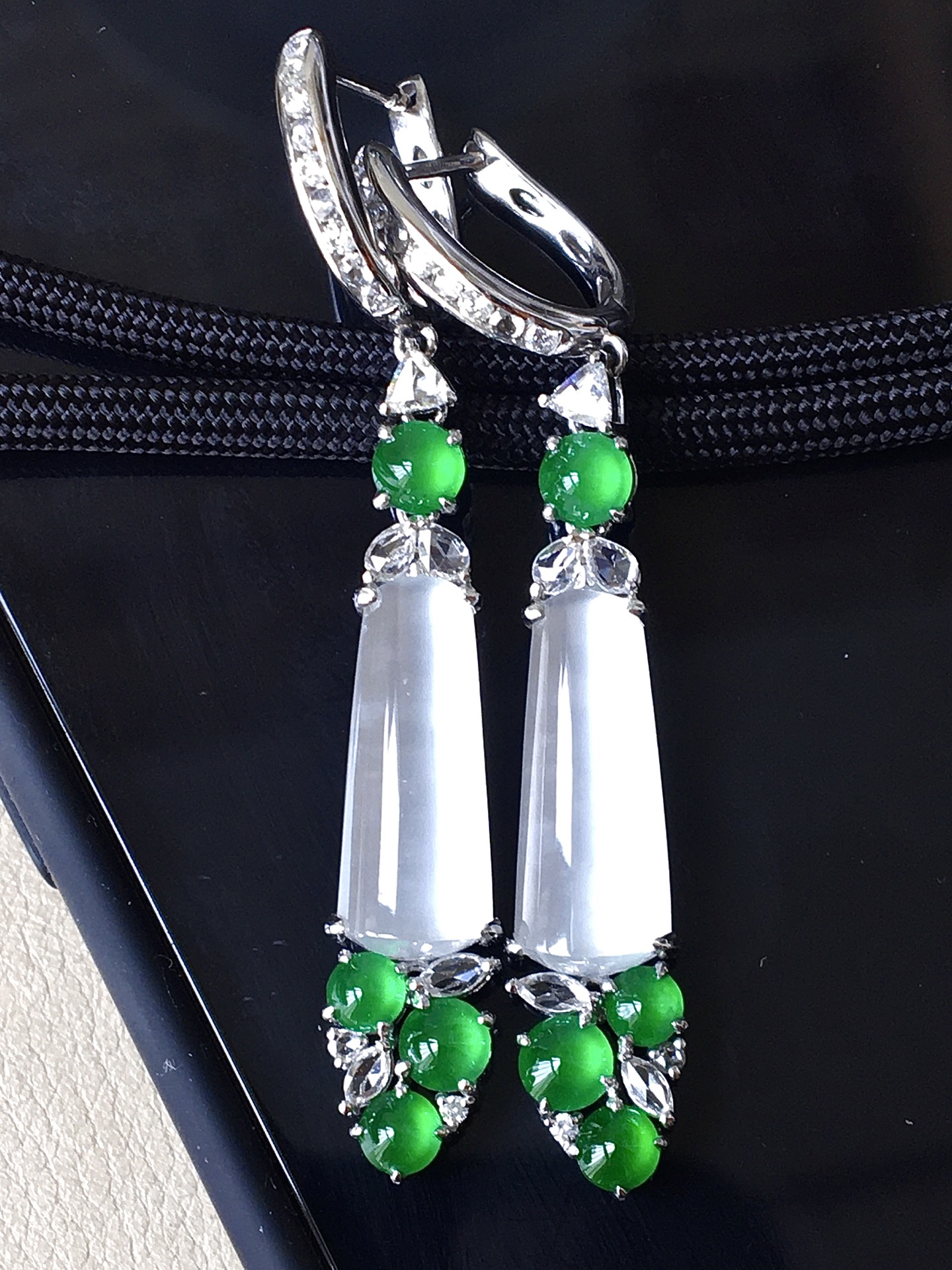 ️，缅料冰种无事牌耳坠，18k金镶嵌，饱满水润，无裂，裸石尺寸15.6/6.5/5，编号0426好数字