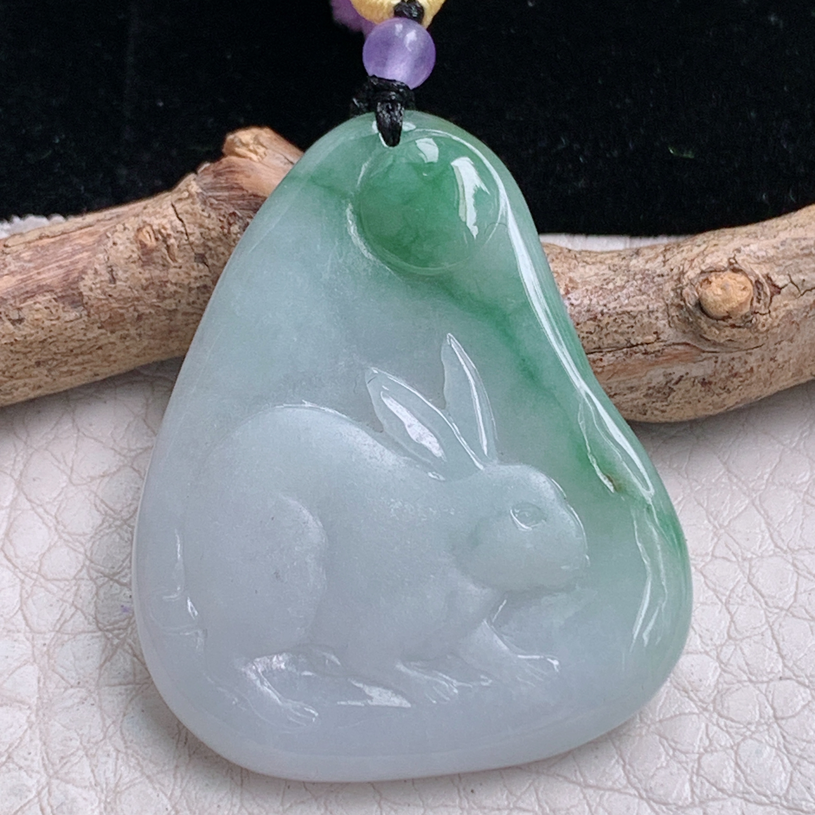 t实拍39.2*31.2*4.2缅甸翡翠A货精雕双彩兔子 生肖兔玉吊坠 玉挂件