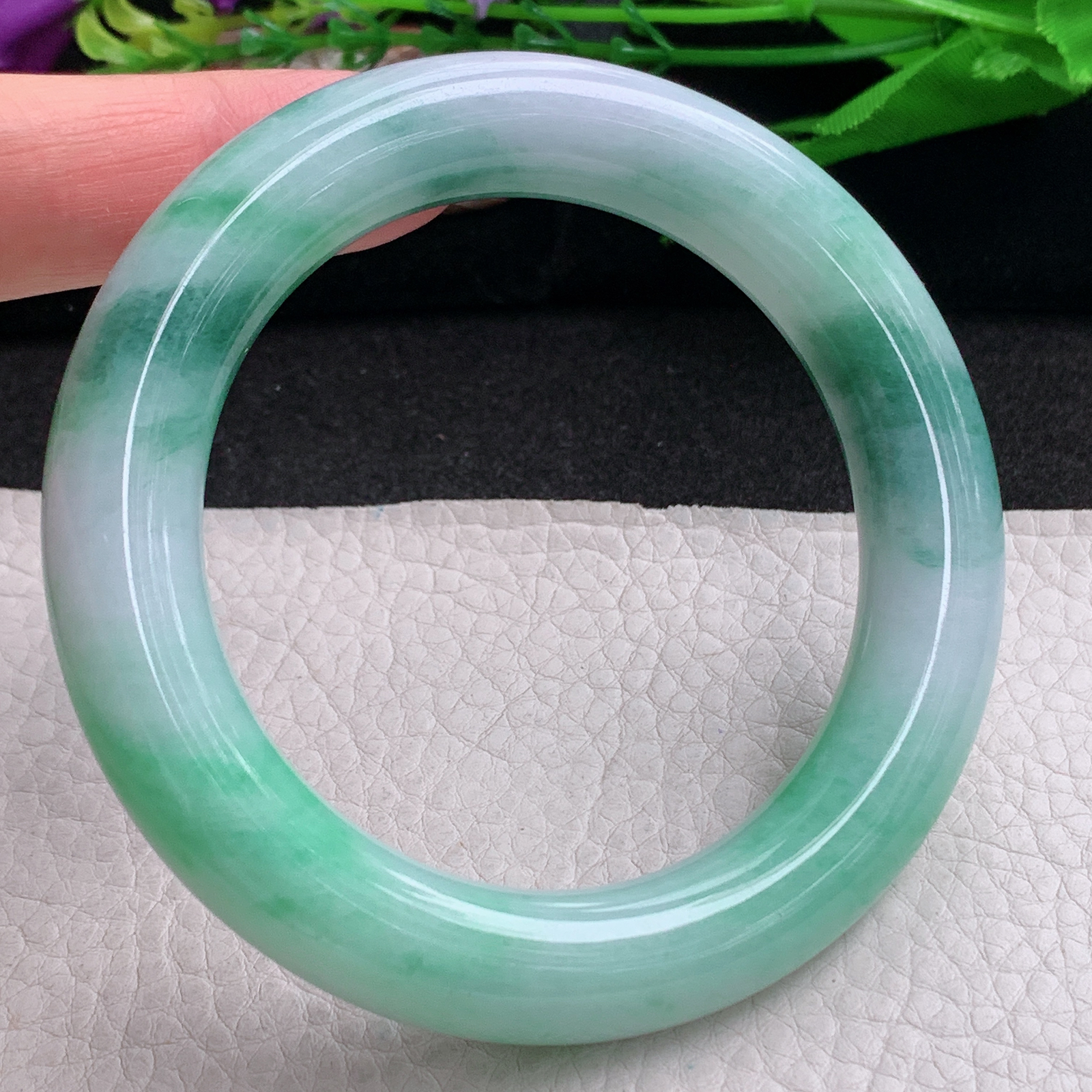 xc实拍57*12胖圆镯 缅甸翡翠a货手镯飘花女款圆条玉镯子