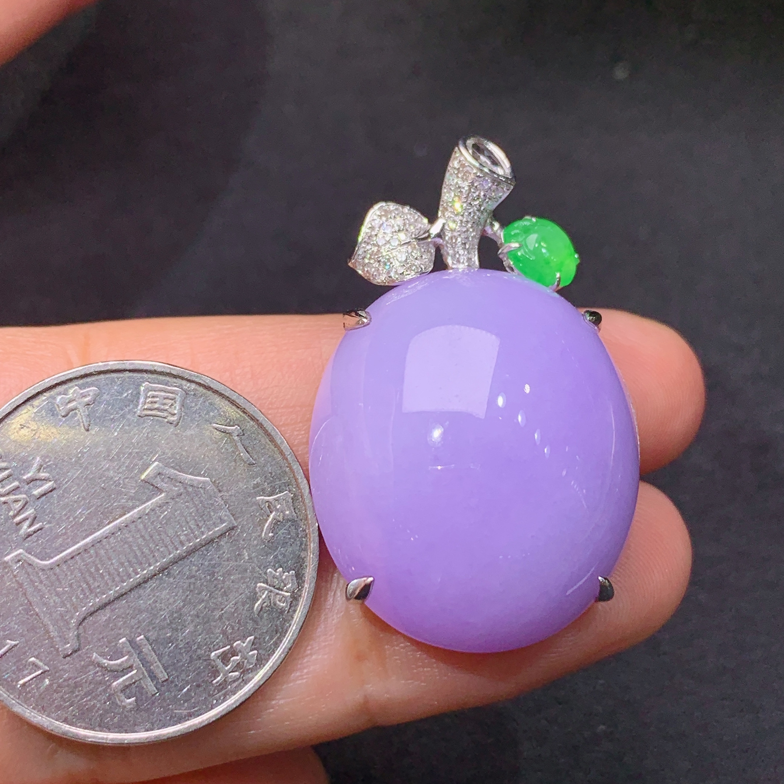 紫罗兰蛋面吊坠，18k金镶嵌，温润细腻，颜色鲜艳，Xli 尺寸34.6*21.8*11.6