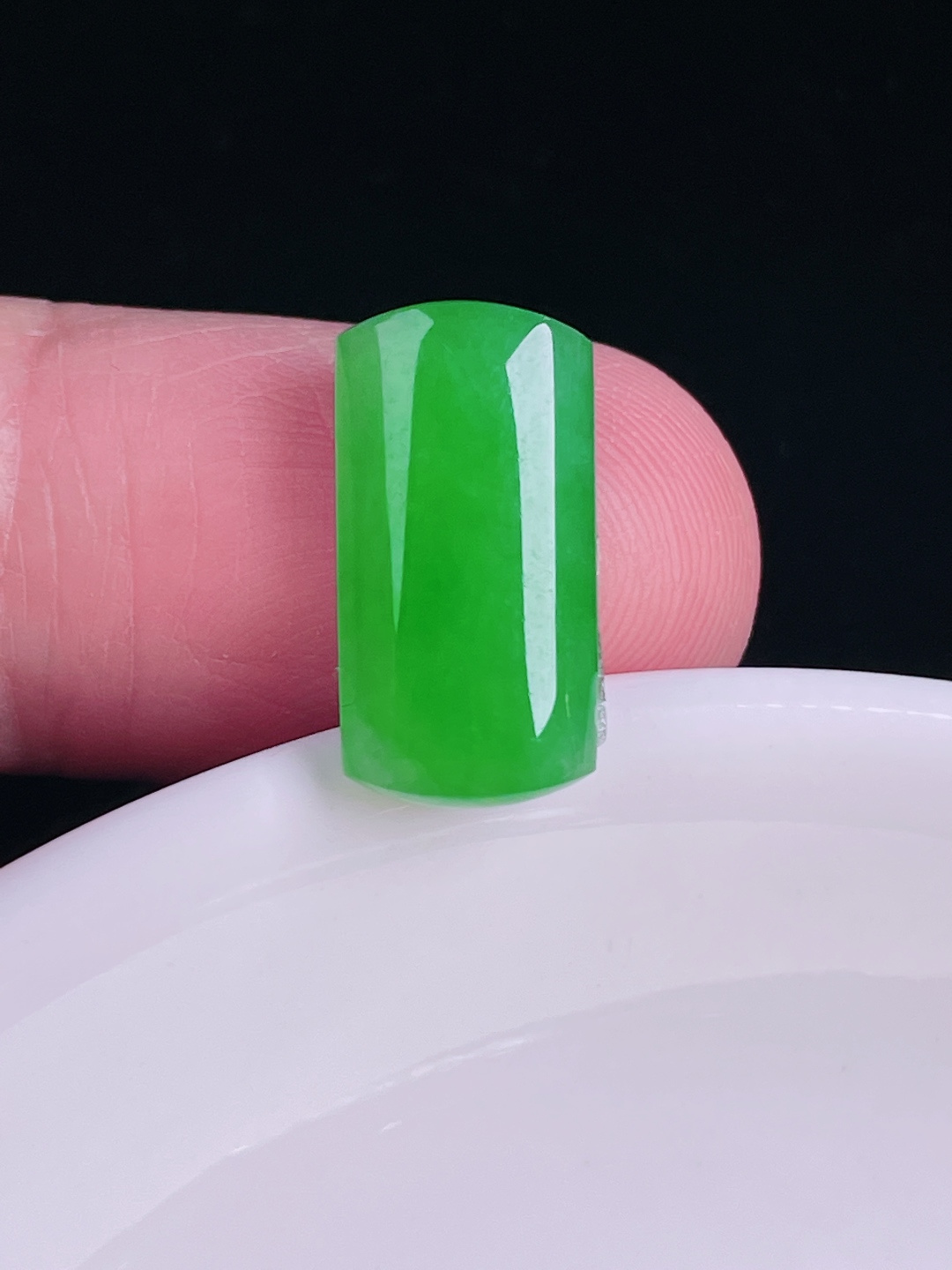 ️冰绿马鞍戒面，老种起光，细底通透，尺寸：17.6/8.9/3.8mm0427