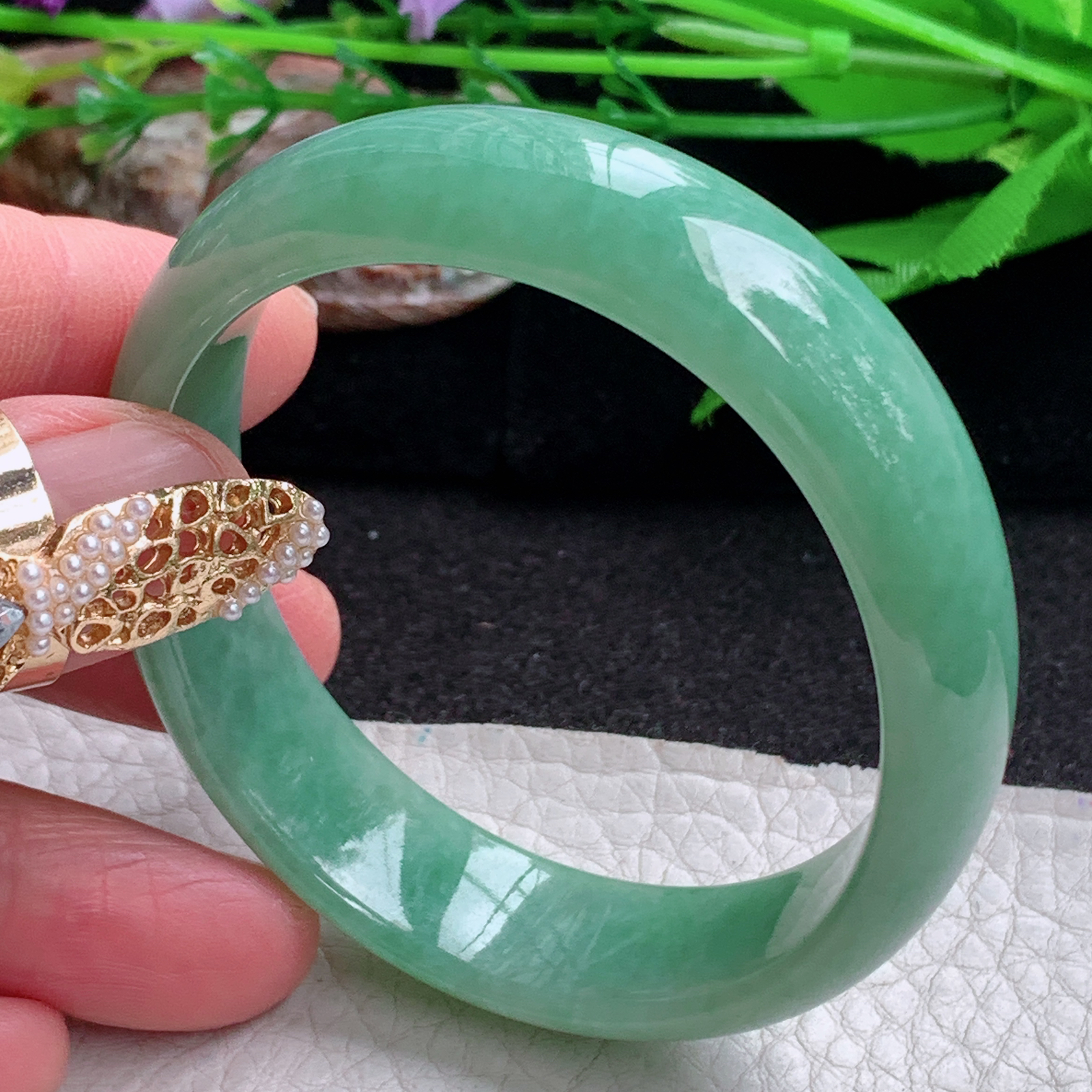 n实拍55.5*49*13.8*6.6贵妃镯 缅甸翡翠a货手镯满绿秀气蛋形玉镯子