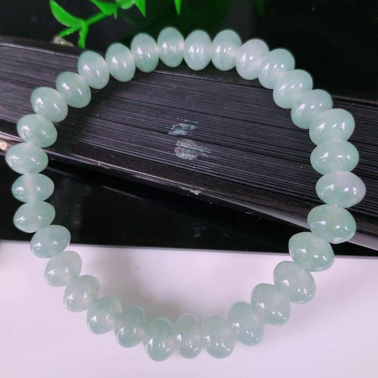 自然光实拍，冰种翡翠平安扣手串手链，种老水足，冰清玉润  颜色漂亮  #082取一尺寸7.8mm