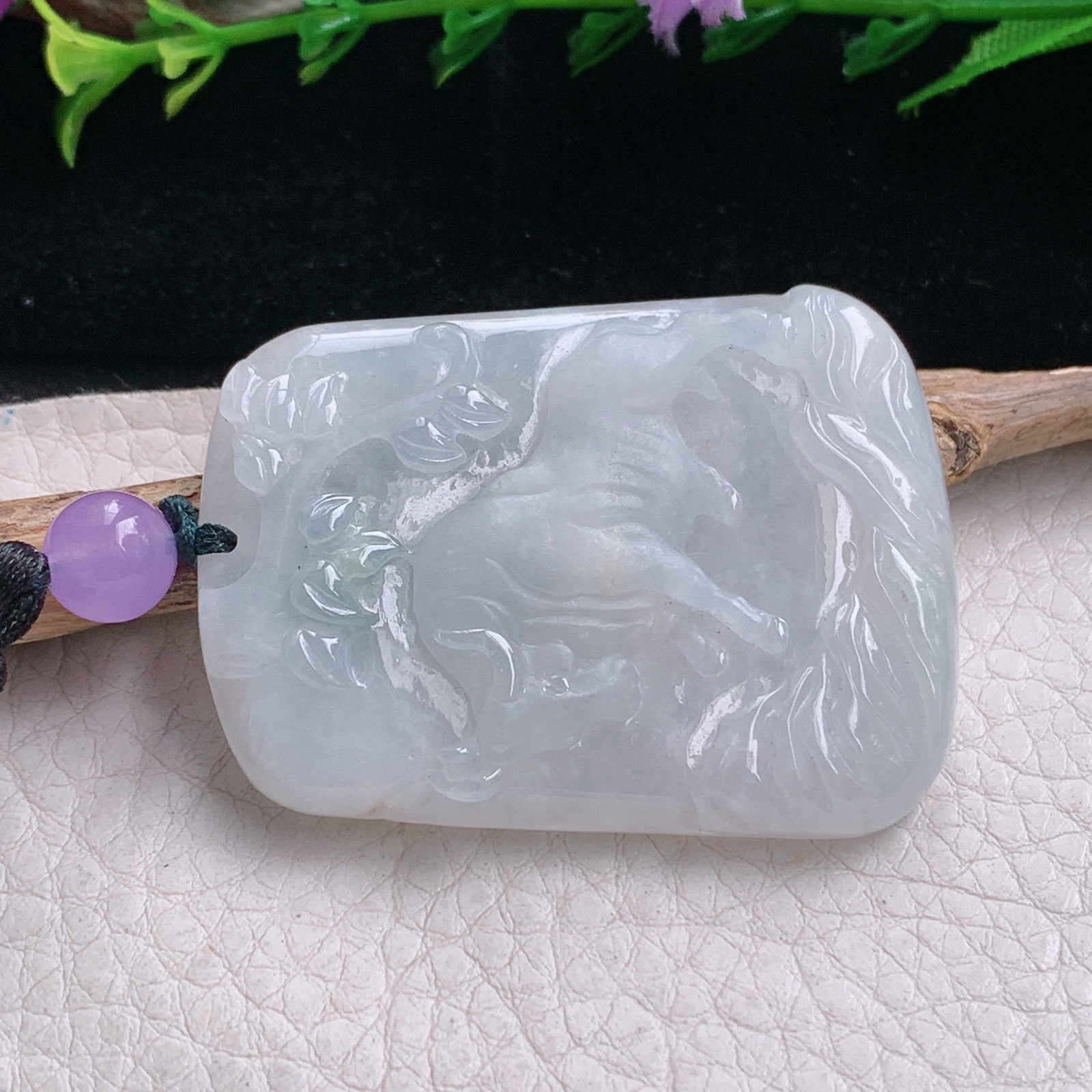 t实拍48.8*36.7*6.8缅甸翡翠A货精雕冰纯立体牛 扭转乾坤玉吊坠 玉挂件