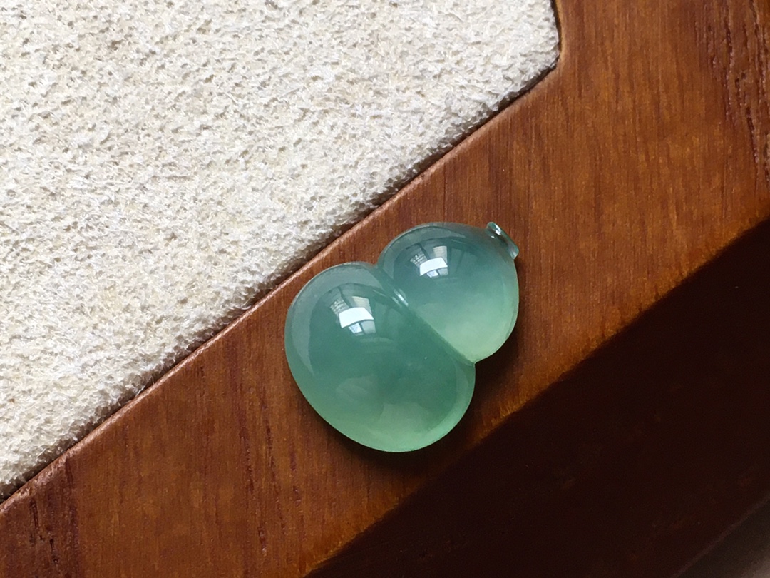 ️ 冰绿葫芦，底色清新翠绿，胶感十足，无裂，尺寸12.5/9.7/4.5